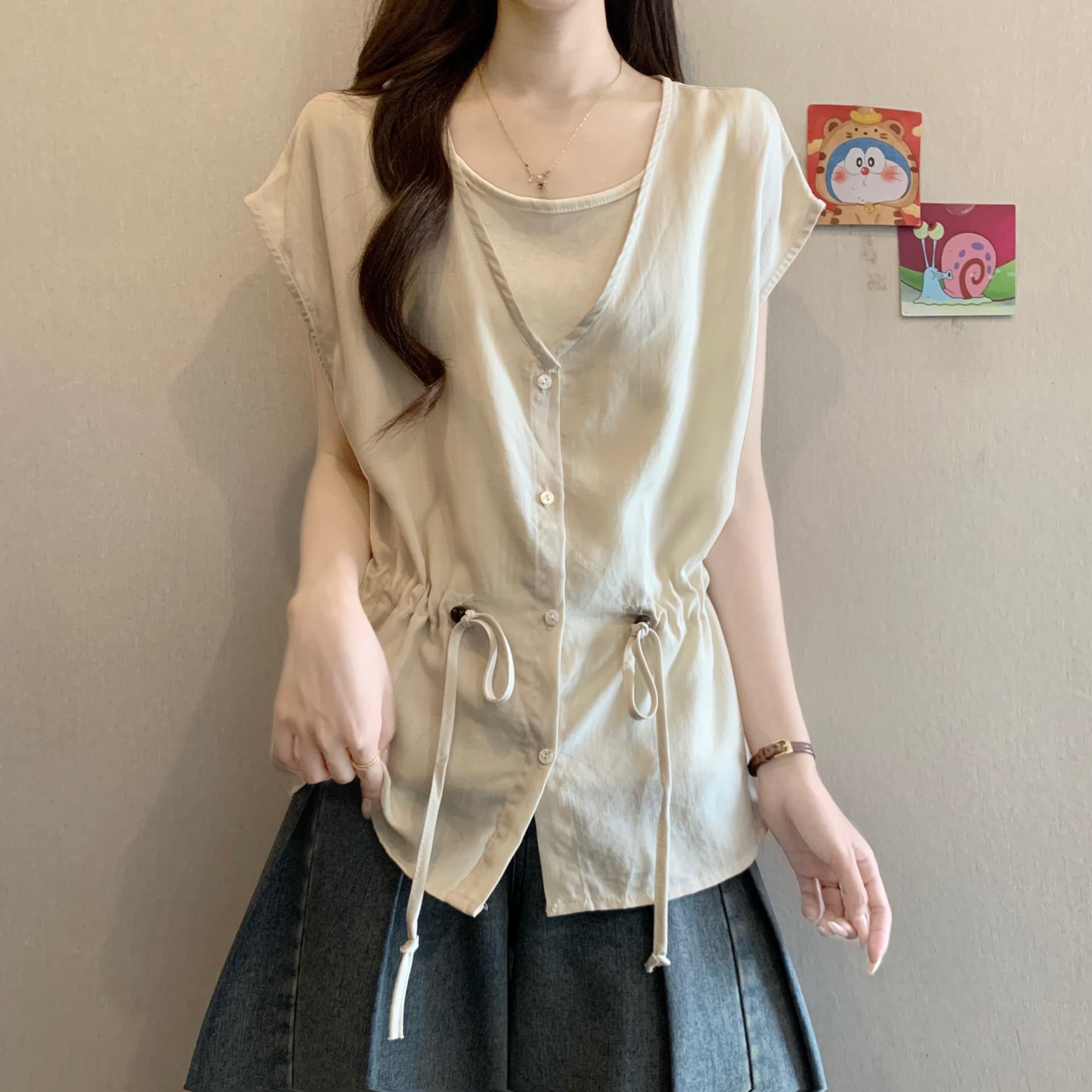 카운터 빼다 미니멀리즘 V넥 반팔 여성 셔츠 여름 새로운 스트랩 허리 수축 슬림해 보이는 다용도 연령 감소 맨위 트렌디 상세 이미지 4
