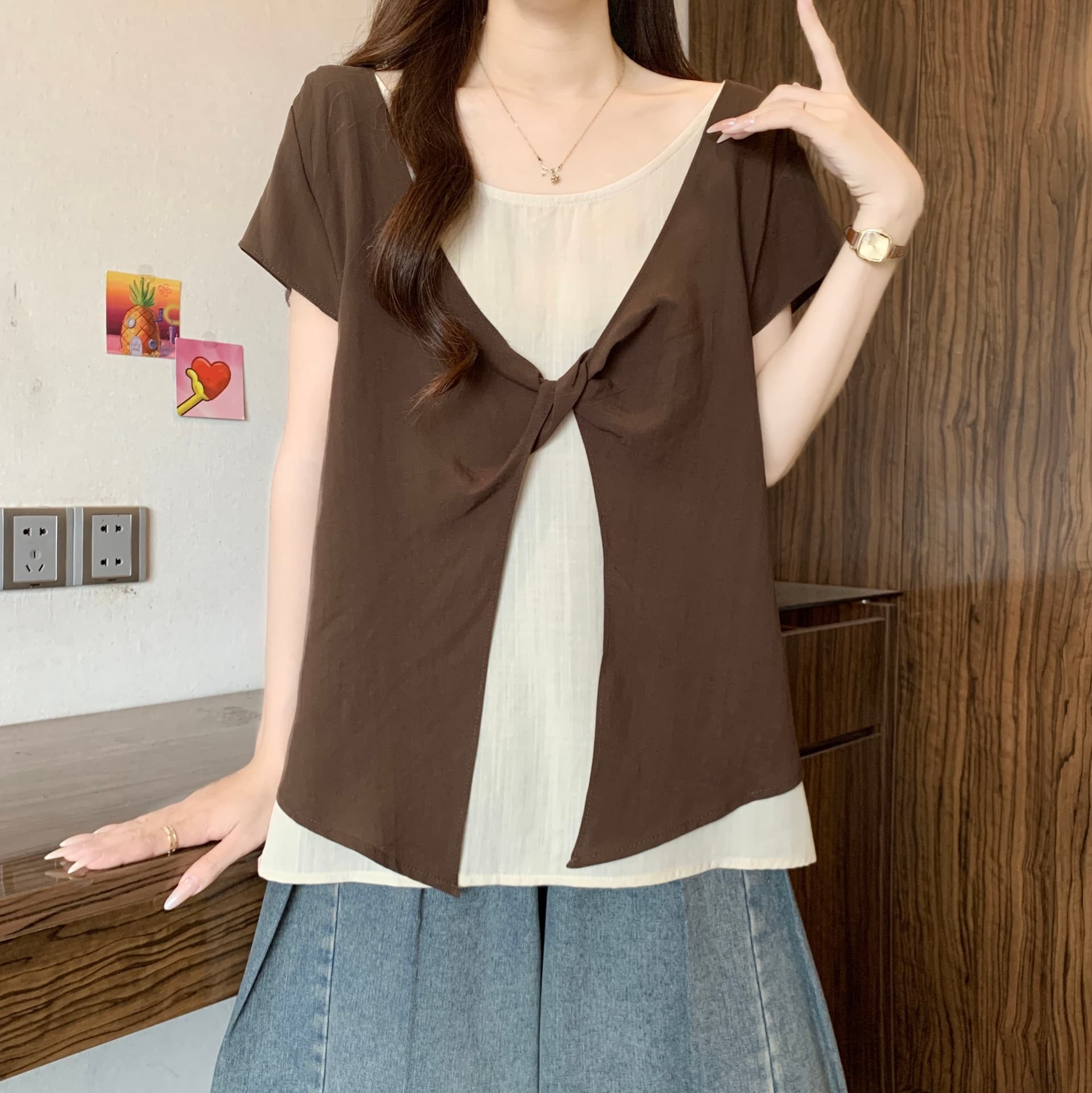 빅 사이즈 지방 mm 여름 새로운 패션 고유 한 Chic 페이크 레이어드 비틀림 V넥 반팔 셔츠 작은 셔츠 맨위 여성 상세 이미지 6