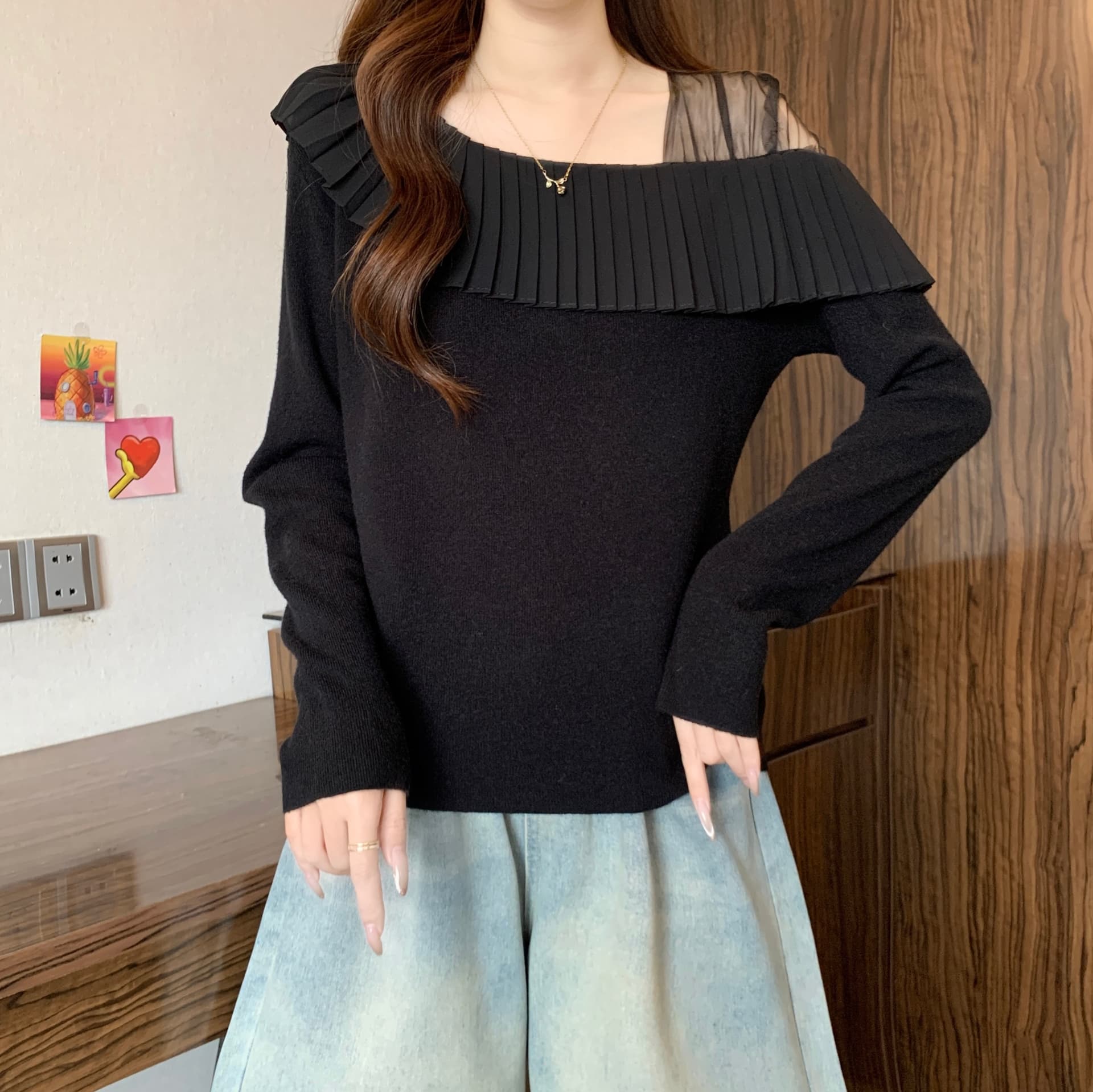 빅 사이즈 가을 겨울 부드러운 한 부서 바람 프릴 오프숄더 니트 스웨터 여성 긴 소매 비대칭 디자인 센스 맨위 상세 이미지 4