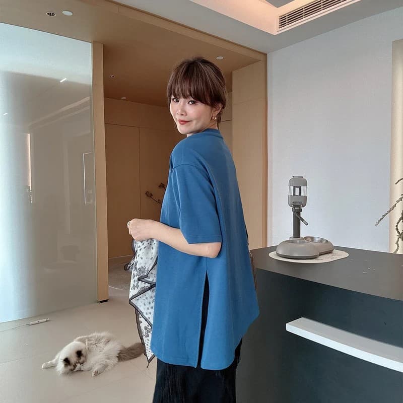 여름 미니멀리즘 다용도 루즈핏 라운드 넥 중간 길이 측면 트임 반팔 티셔츠 여성 이미지 2