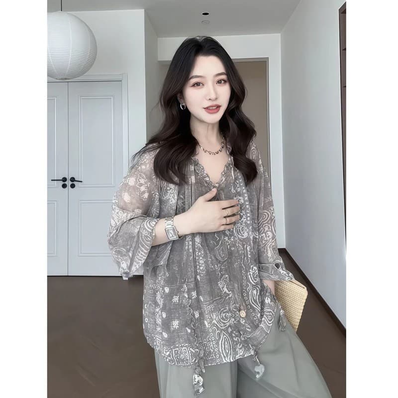 우아한 헤일로 염색 프랑스식 슬림해 보이는 프린트 프릴 V넥 블라우스 여성 자외선 차단 이미지 2