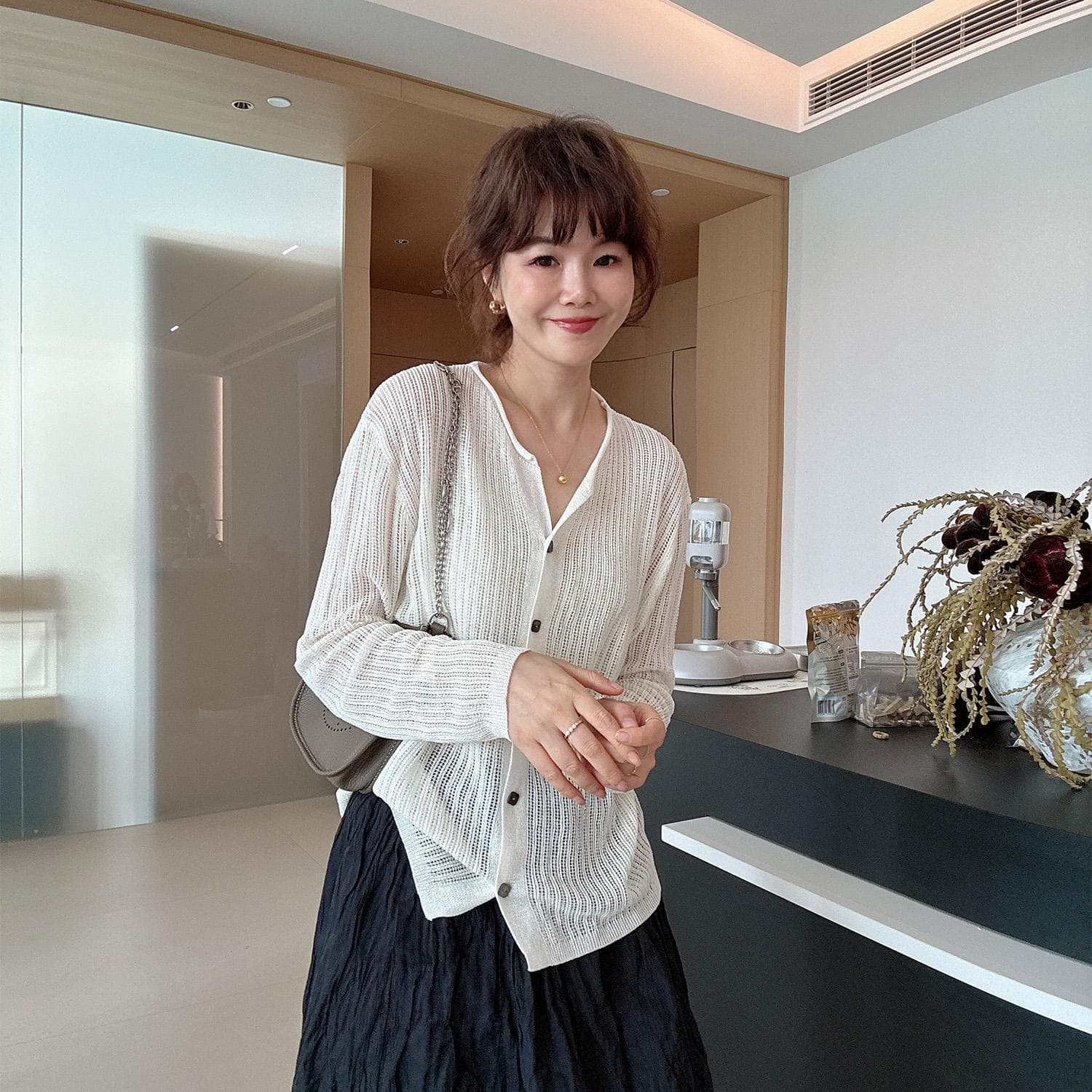 봄 여름 한 부서 미니멀리즘 스타일 싱글 줄 버튼 홀로우 아웃 니트 오픈 가디건 맨위 상세 이미지 6