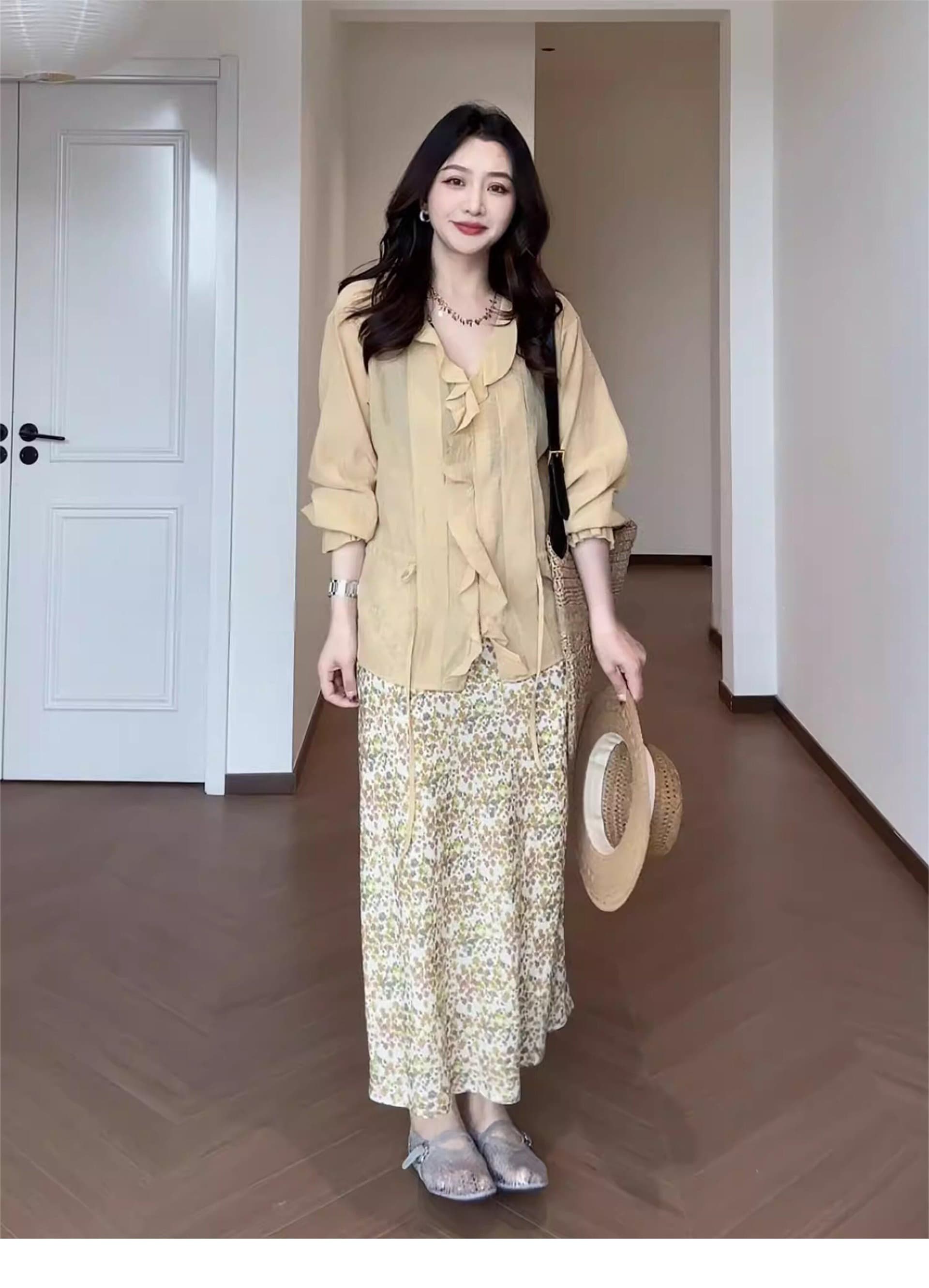윤주연 슈 프랑스식 디자인 센스 품격 부드러운 바람 프릴 V넥 슬림해 보이는 셔츠 맨위 꽃무늬 치마 세트 상세 이미지 14