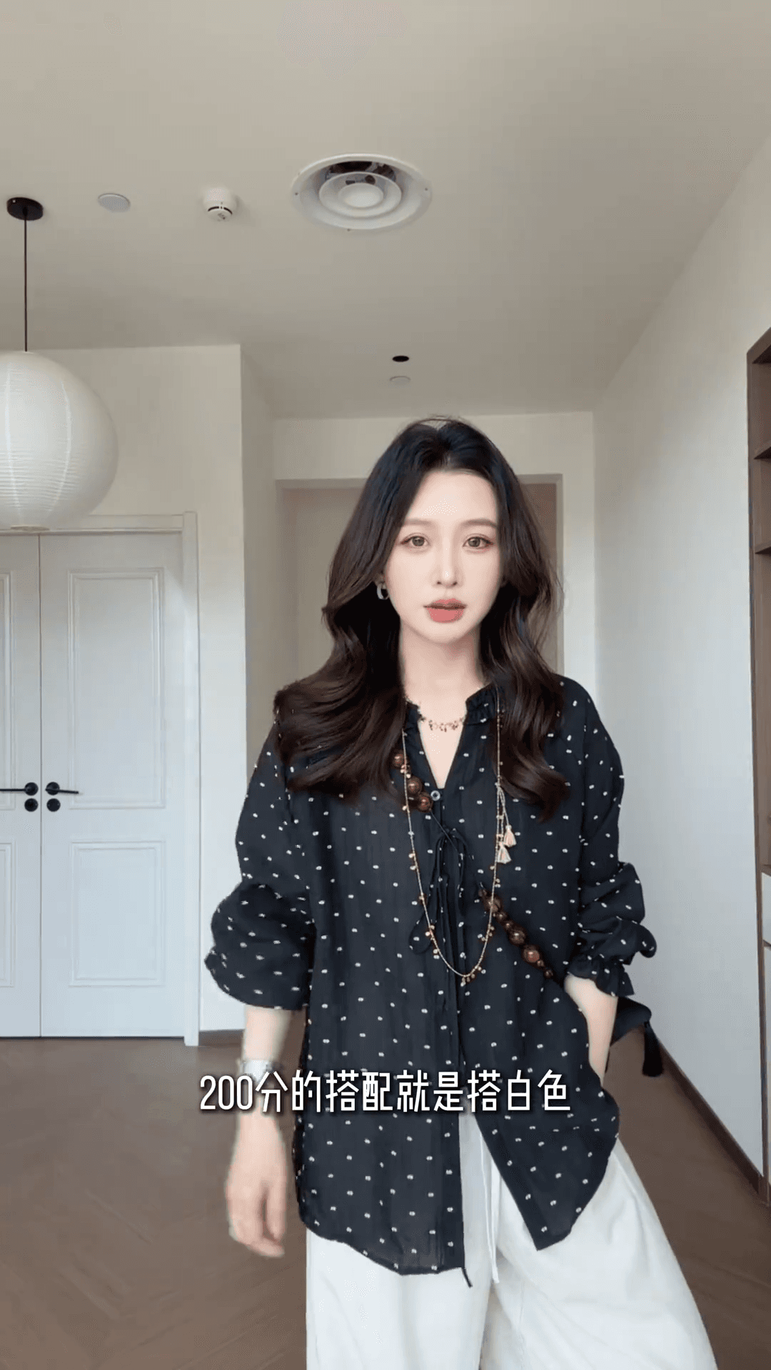 초박형 통기성 프랑스식 도트 무늬 셔츠 슬림해 보이는 맨위 여성 이미지 3