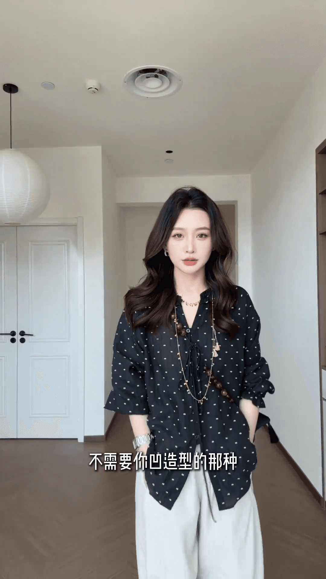 초박형 통기성 프랑스식 도트 무늬 셔츠 슬림해 보이는 맨위 여성 상세 이미지 4