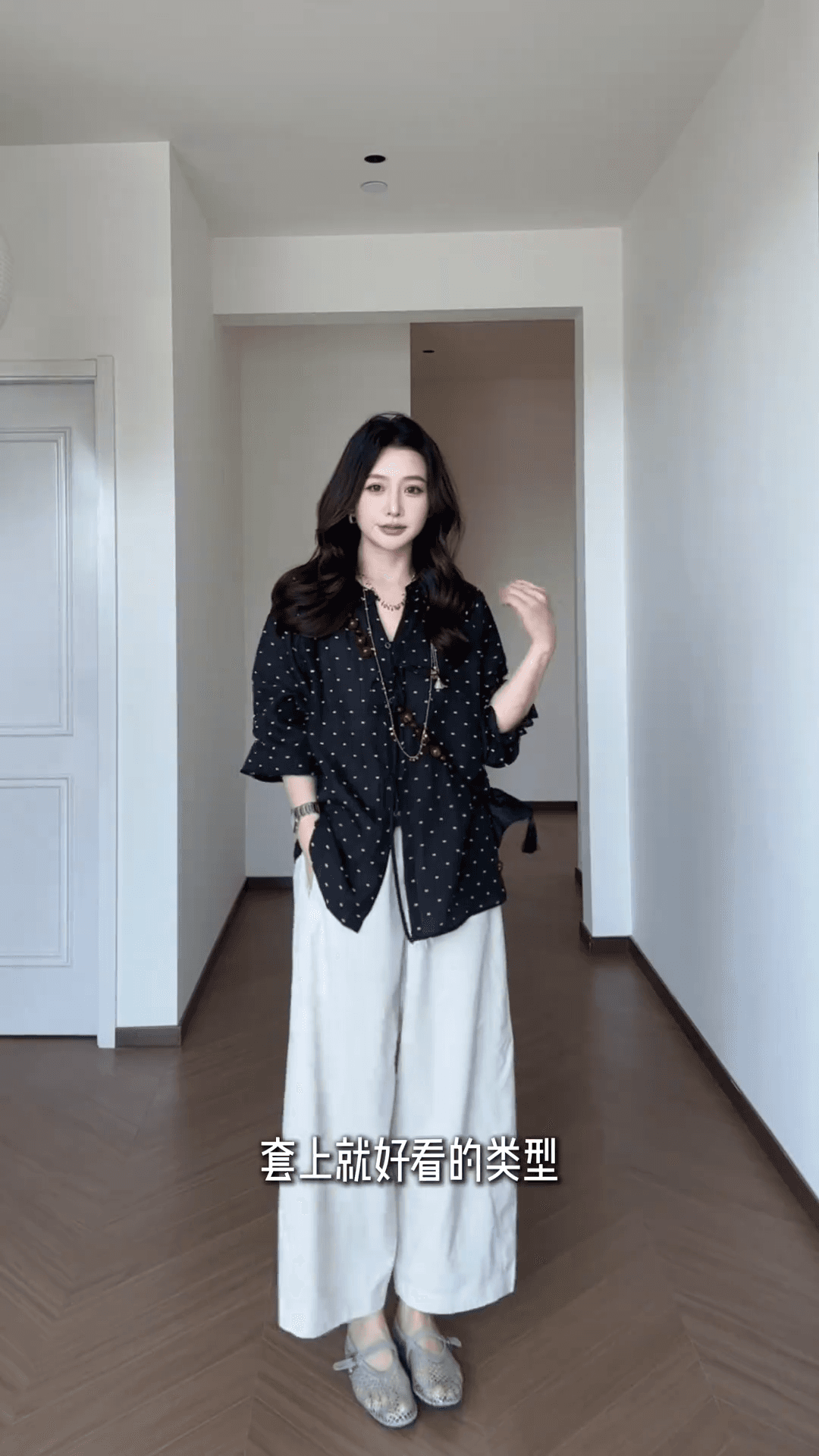 초박형 통기성 프랑스식 도트 무늬 셔츠 슬림해 보이는 맨위 여성 상세 이미지 6