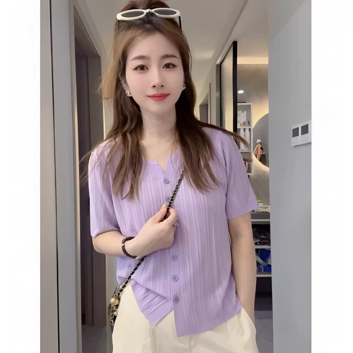 V넥 루즈핏 반팔 티셔츠 여성 여름 2026 새로운 미니멀리즘 슬림해 보이는 얇은 스타일 품격 연령 감소 니트 스웨터 맨위 상세 이미지 5