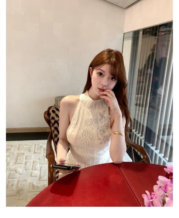 행침 목 맨위 여성 민소매 조끼 봄 가을 외출용 2026 새로운 핫걸 착용 가져 가라. 섹시함 백리스 고급 센스 이미지 3