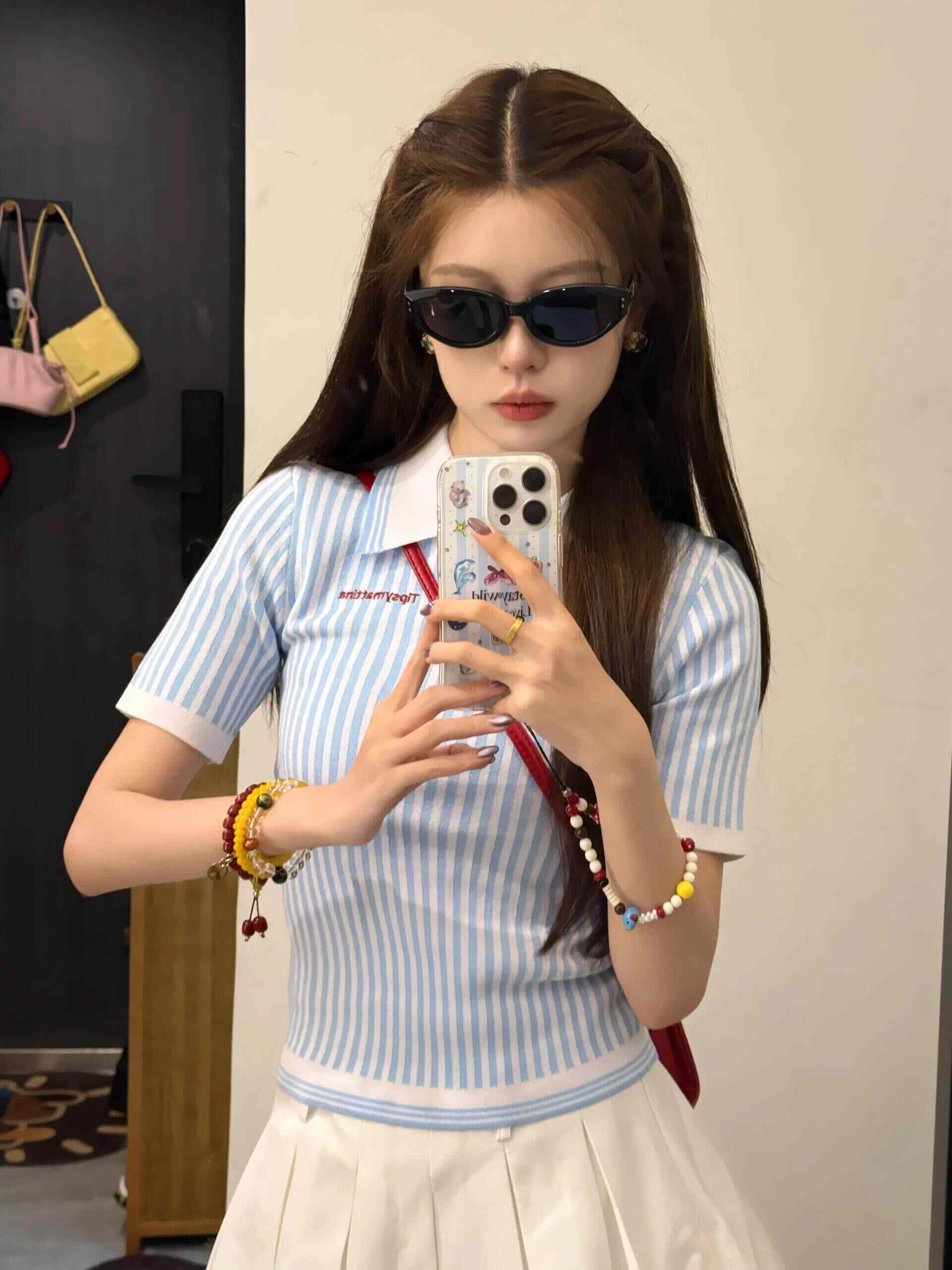 miu 부서 착용 가져 가라. POLO 칼라 스트라이프 긍정적 인 어깨 반팔 니트 스웨터 티셔츠 여성 2026 여름 새로운 디자인 센스 맨위 상세 이미지 4