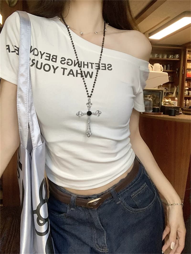 알파벳 프린트 비스듬한 어깨 반팔 티셔츠 여성 여름 새로운 아메리칸 핫걸 몸매 가꾸기 디자인 센스 검정색 쇼트 스타일 맨위 상세 이미지 35