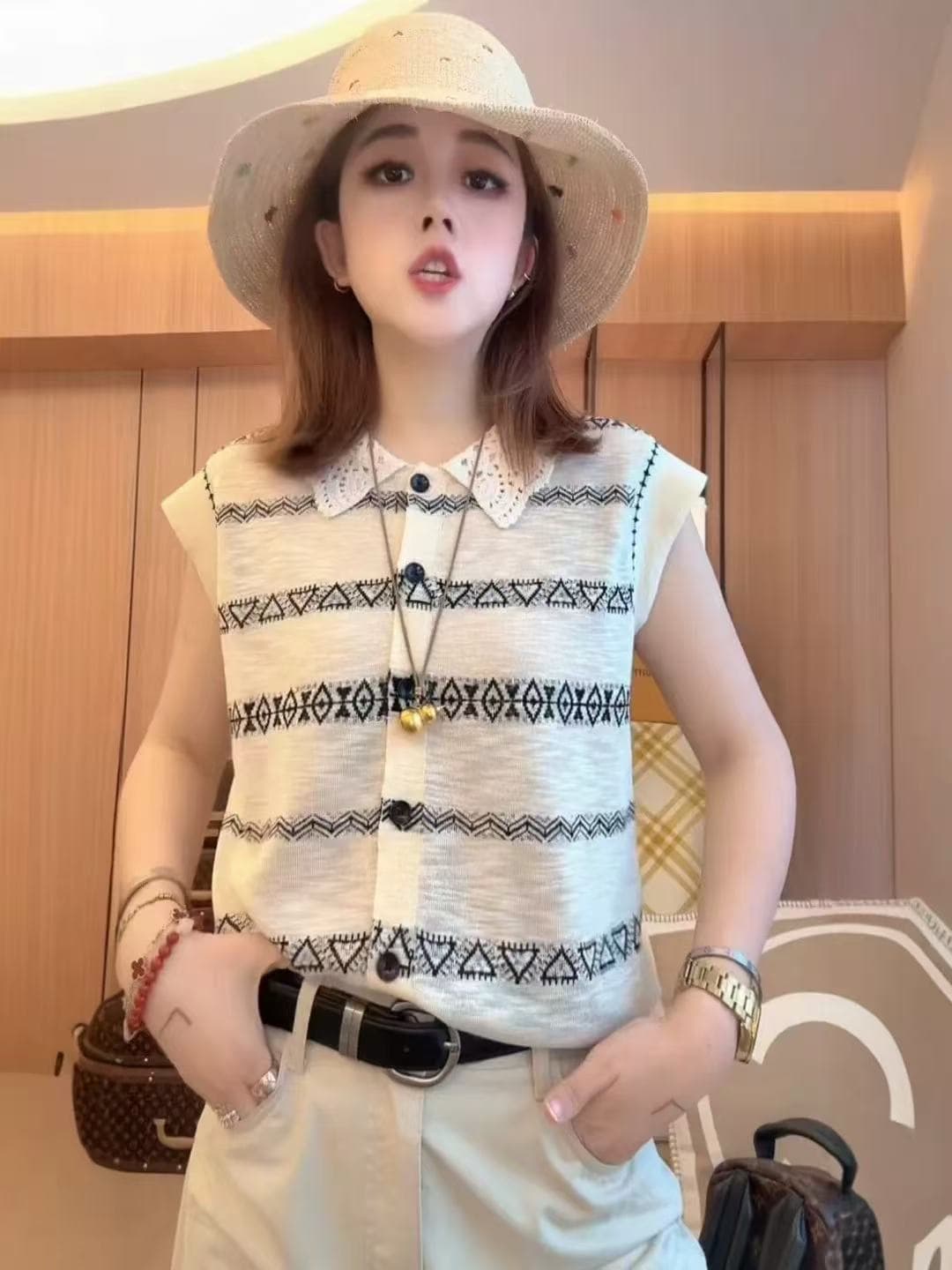 유럽 상품 레이스 POLO 칼라 스트라이프 민소매 니트 스웨터 여성 2026 여름 새로운 한 부서 아름다운 작은 날다 소매 맨위 이미지 4
