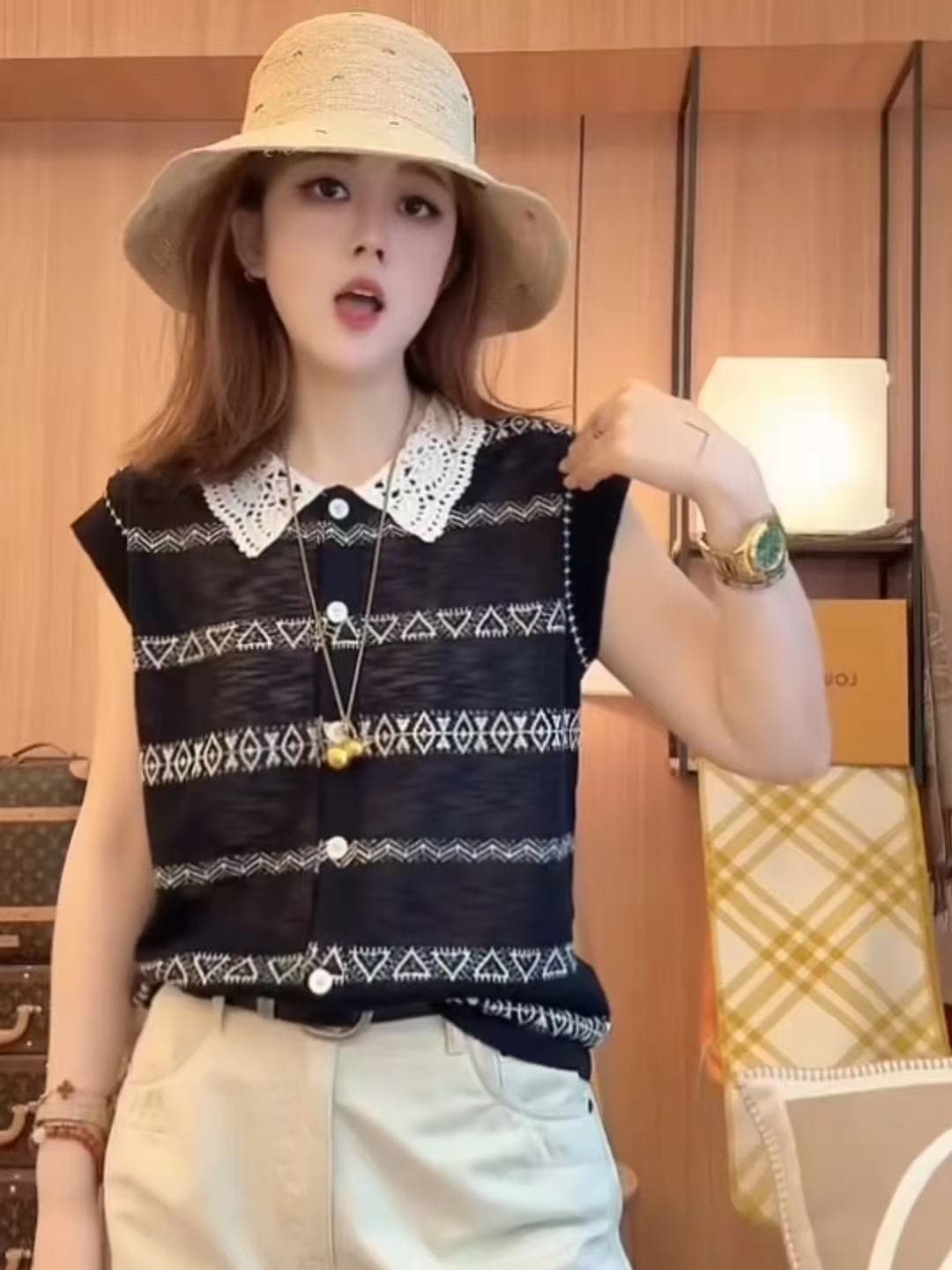 유럽 상품 레이스 POLO 칼라 스트라이프 민소매 니트 스웨터 여성 2026 여름 새로운 한 부서 아름다운 작은 날다 소매 맨위 상세 이미지 5
