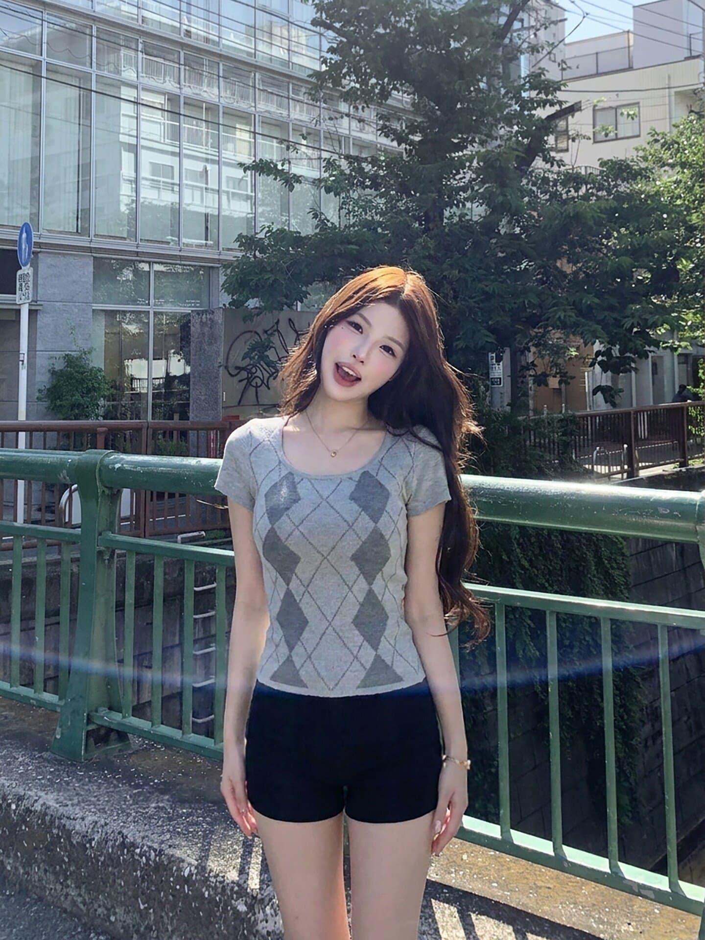 순수한 욕망 바람 살구 색상 라운드 넥 링 그리드 니트 스웨터 여성 의류 2026 여름 Chic 다용도 슬림해 보이는 반팔 맨위 상세 이미지 7