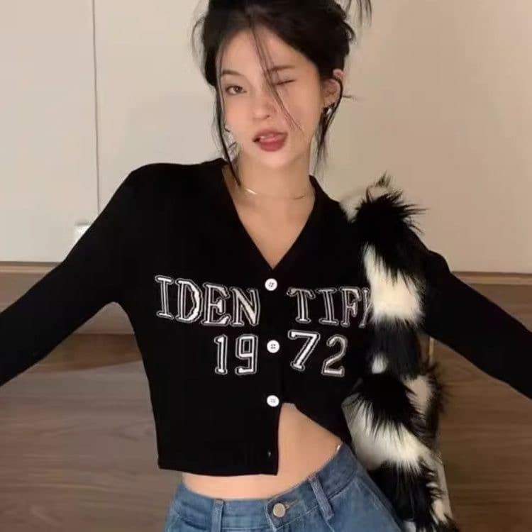 순수한 욕망 핫걸 섹시함 쇼트 스타일 V넥 긴팔 티셔츠 여성 가을 겨울 Chic 디자인 센스 작은 대중 인사이드 잡아라. 의류 기본 셔츠 이미지 3