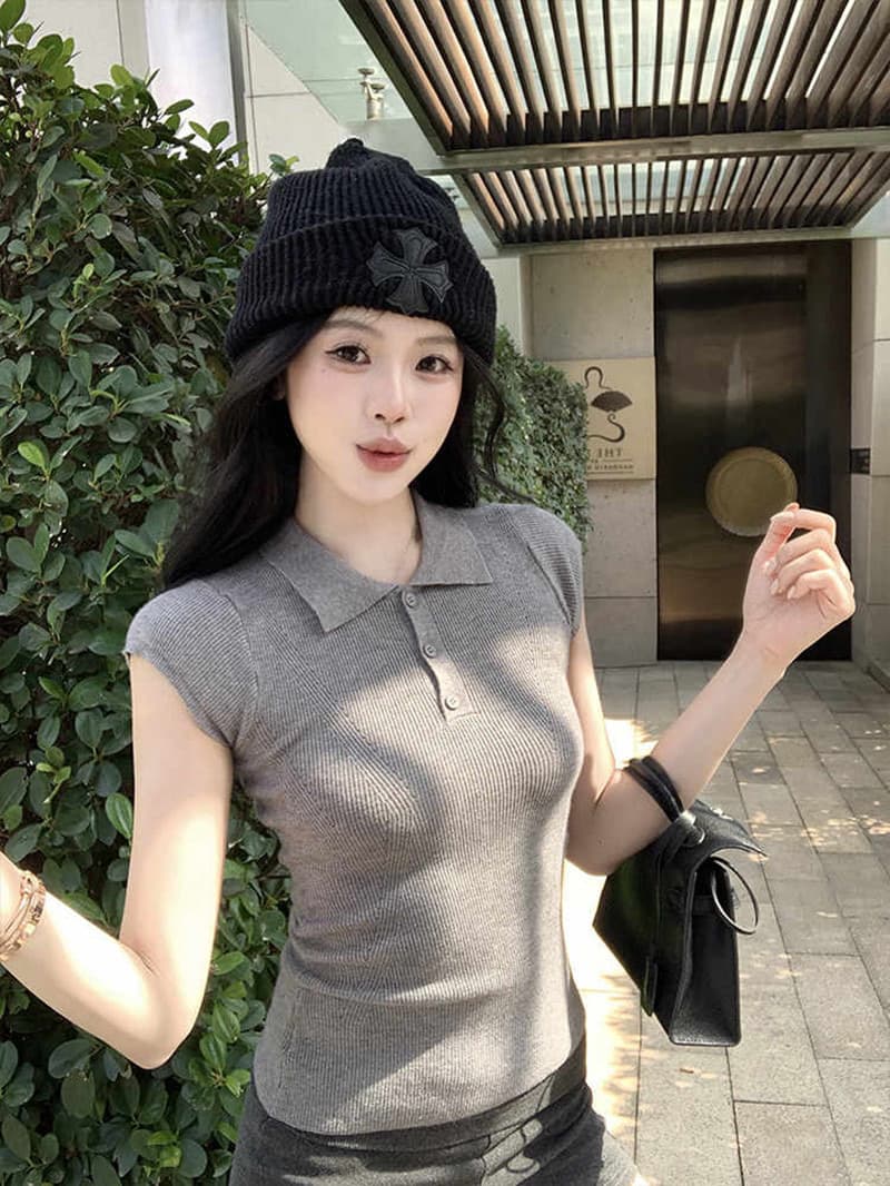 폴로 칼라 니트 반팔 티셔츠 여성 여름 2026 새로운 한 부서 몸매 가꾸기 슬림해 보이는 POLO 칼라 작은 날다 소매 맨위 상세 이미지 1