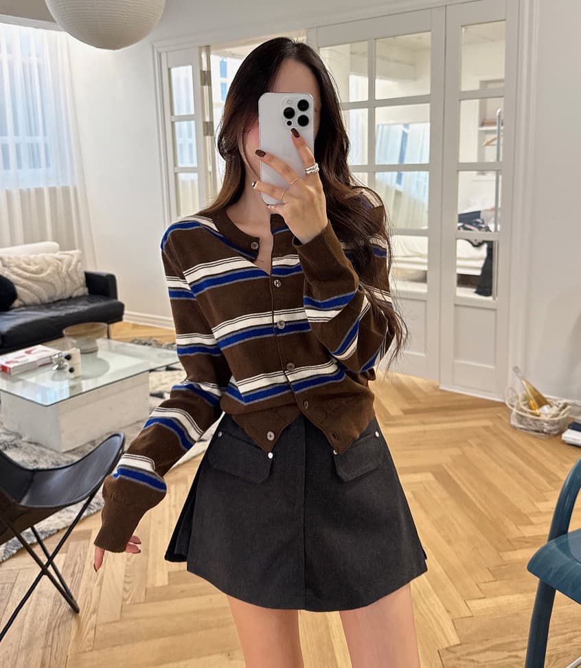 한국 스타일 가을 레트로 연령 감소 라운드 넥 싱글 줄 버튼 두꺼운 몸매 가꾸기 슬림해 보이는 긴팔 스트라이프 니트 오픈 가디건 스웨터 여자 이미지 4