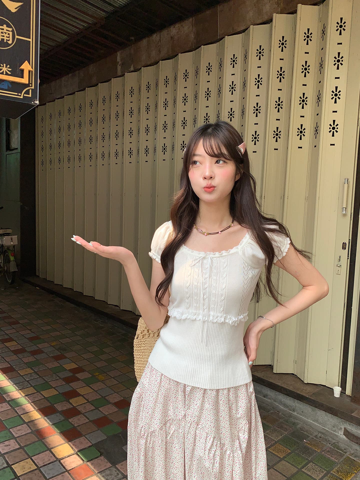 hollyii 한 부서 달콤함 레이스 패치워크 레이스 광장 칼라 다용도 니트 반팔 맨위 2026 봄 여름 새로운 상세 이미지 17