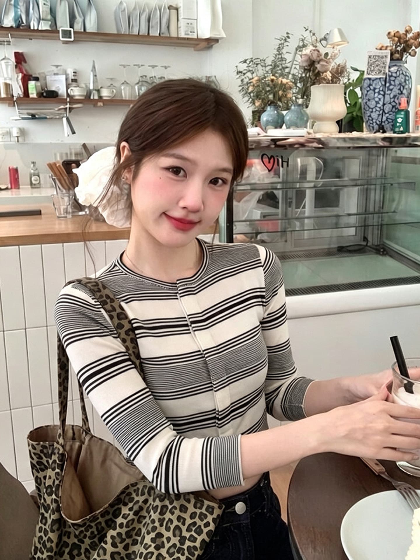 흑백 줄무늬 라운드 넥 긴팔 니트 오픈 가디건 여성 코트 이른 가을 고유 한 아름다운 작은 키 몸매 가꾸기 슬림해 보이는 맨위