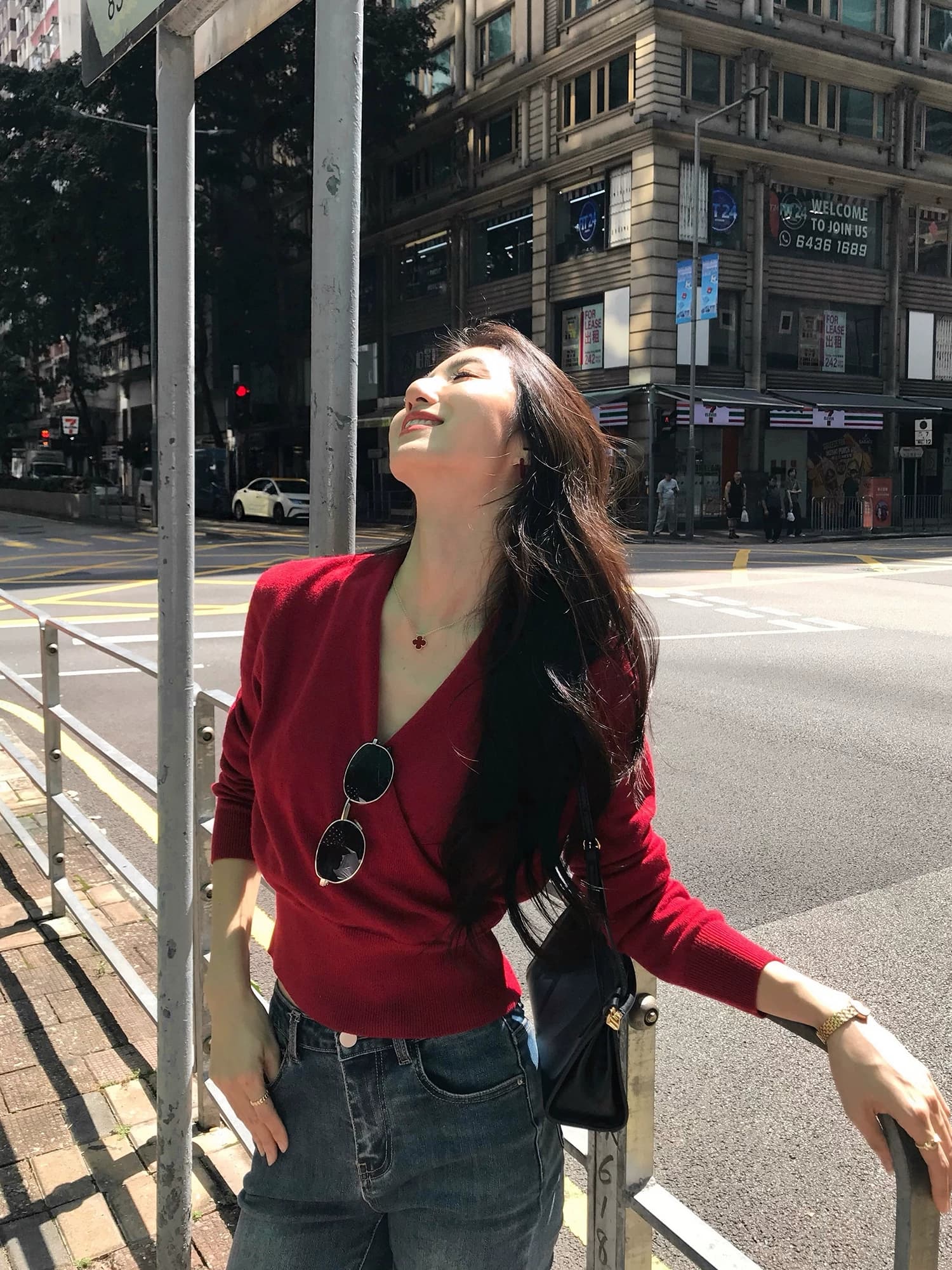 mulvan 느슨함 오래된 돈 조정 디자인 센스 십자가 니트 스웨터 여성 풀오버 V넥 스웨터 품격 맨위 상세 이미지 7