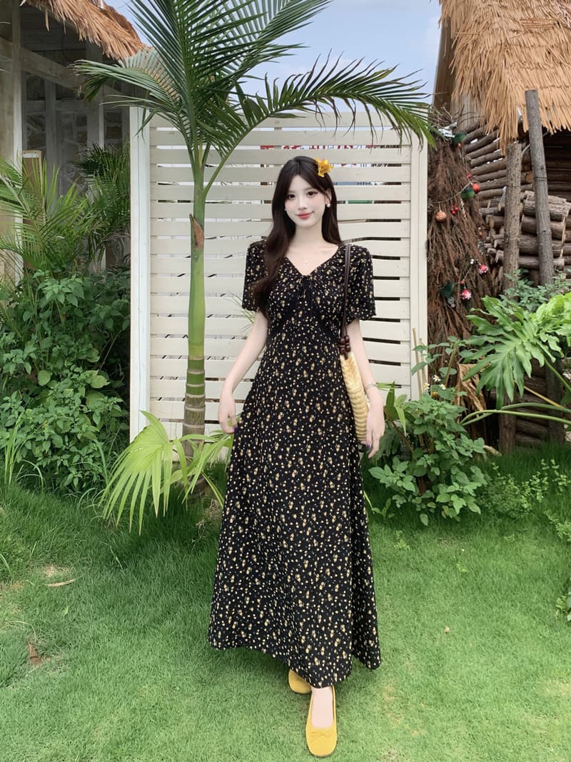 실사 빅 사이즈 여성 의류 여름 지방 m 프랑스식 우아함 허리 수축 슬림해 보이는 V넥 레이스 퍼가기 장식 꽃무늬 드레스 상세 이미지 8
