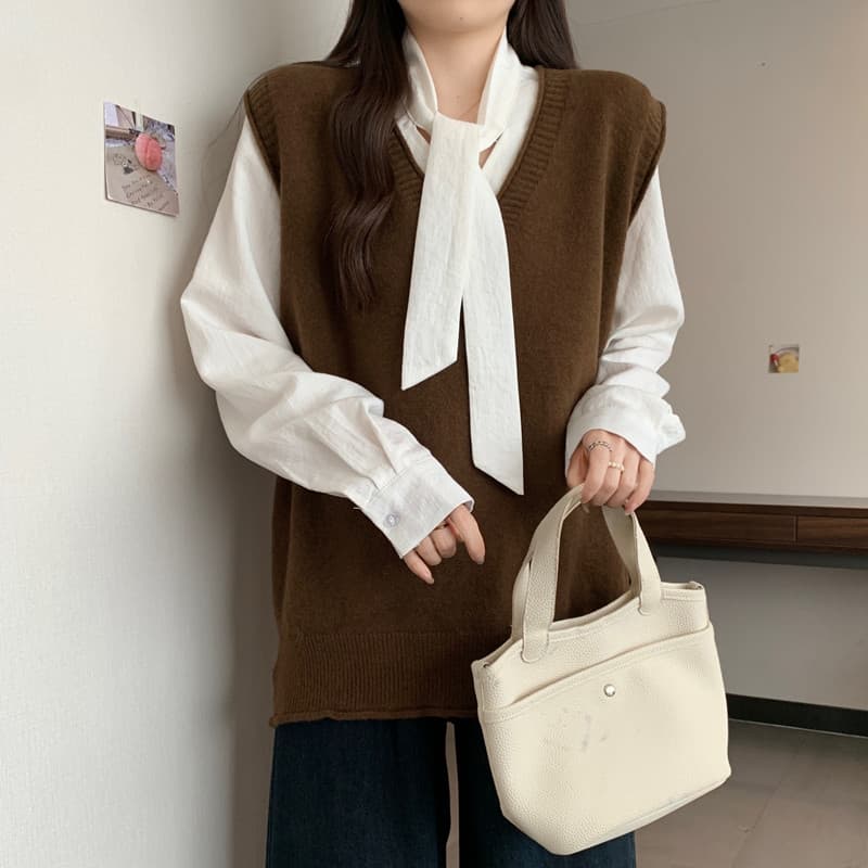 실사 빅 사이즈 여성 의류 가을 겨울 지방 mm 한 부서 볼륨 측면 V넥 베스트 루즈핏 슬림해 보이는 스택 착용 다용도 조끼 맨위 상세 이미지 10