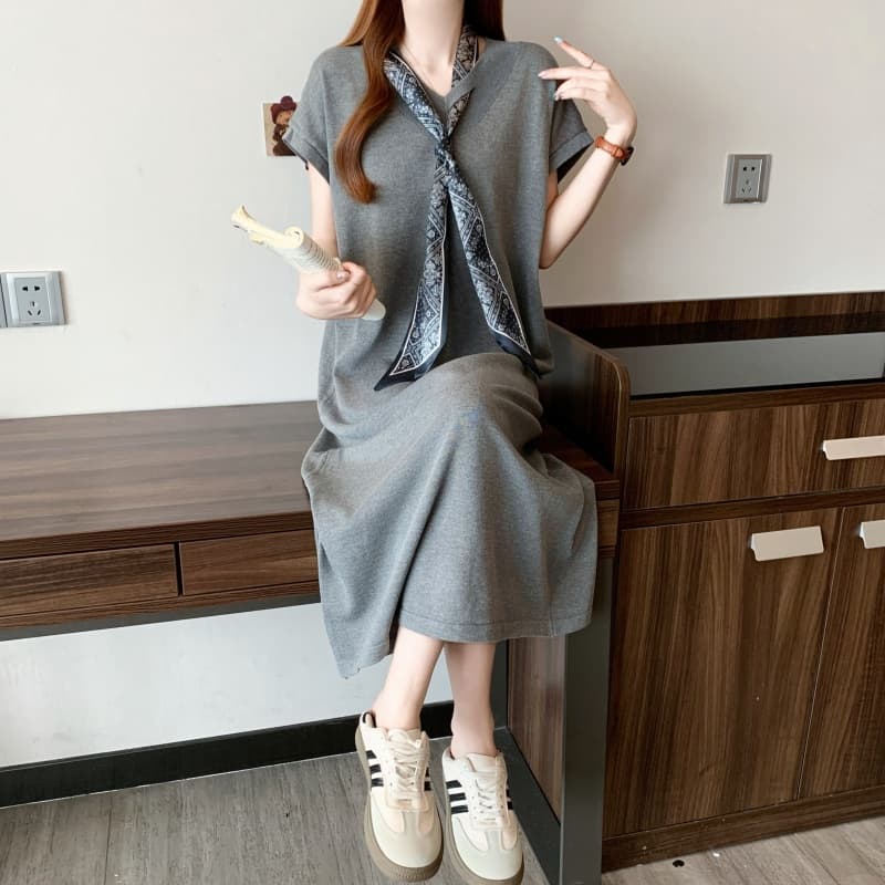 실사 빅 사이즈 여성 의류 봄 여름 한 부서 Chic V넥 경기 스카프 니트 드레스 디자인 센스 슬림해 보이는 치마 상세 이미지 4