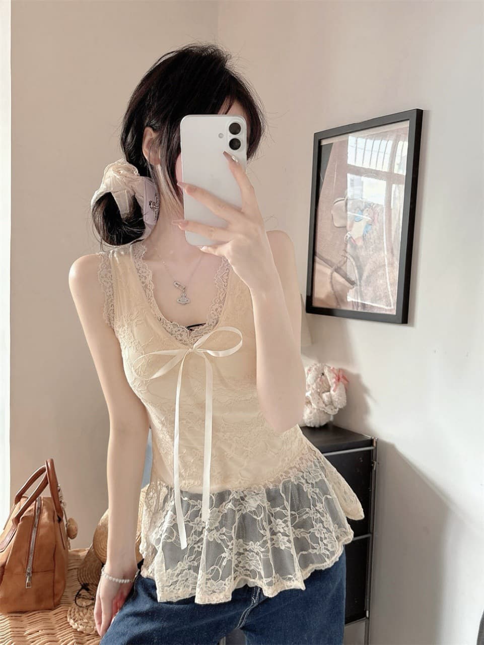 여름 새로운 순수한 욕망 바람 V넥 레이스 레이스 패치워크 조끼 몸매 가꾸기 슬림해 보이는 여성 고정 벨트 가슴 패드 상세 이미지 2