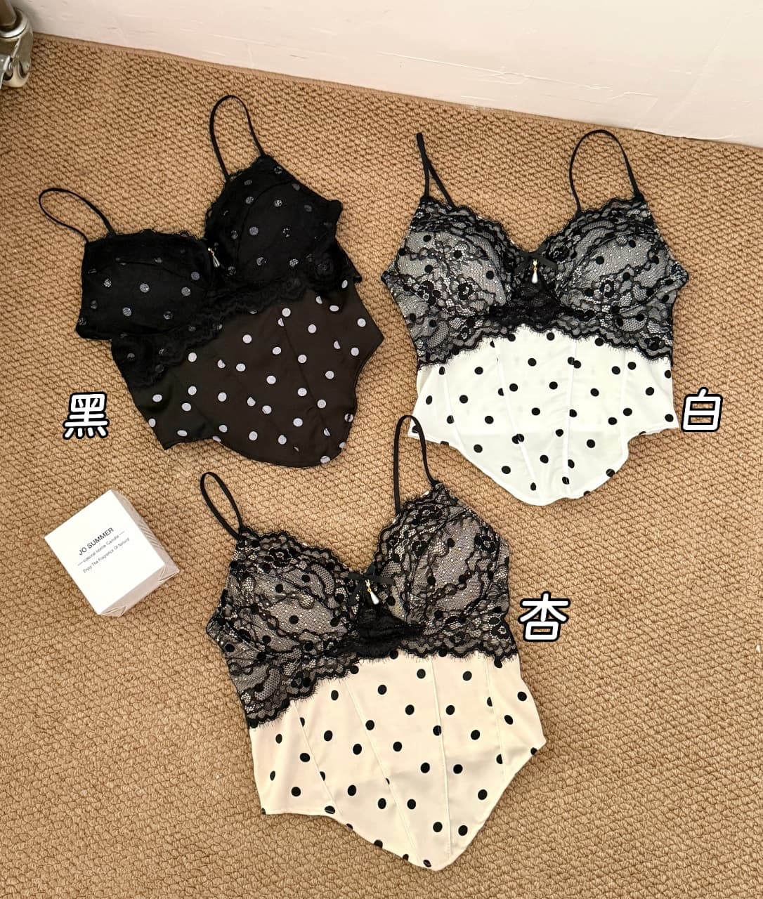 여름 새로운 순수한 욕망 바람 레이스 조각 도트 무늬 캐미솔 몸매 가꾸기 슬림해 보이는 여성 고정 벨트 가슴 패드 상세 이미지 3