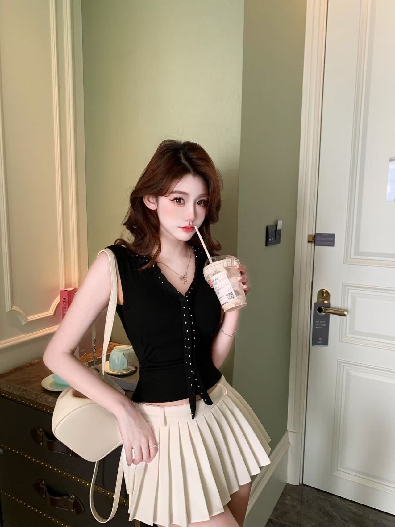 프랑스식 V넥 도트 무늬 넥타이 캐미솔 여름 2026 아메리칸 폴로 칼라 나비 매듭 자수 벨트 가슴 패드 의류 상세 이미지 11