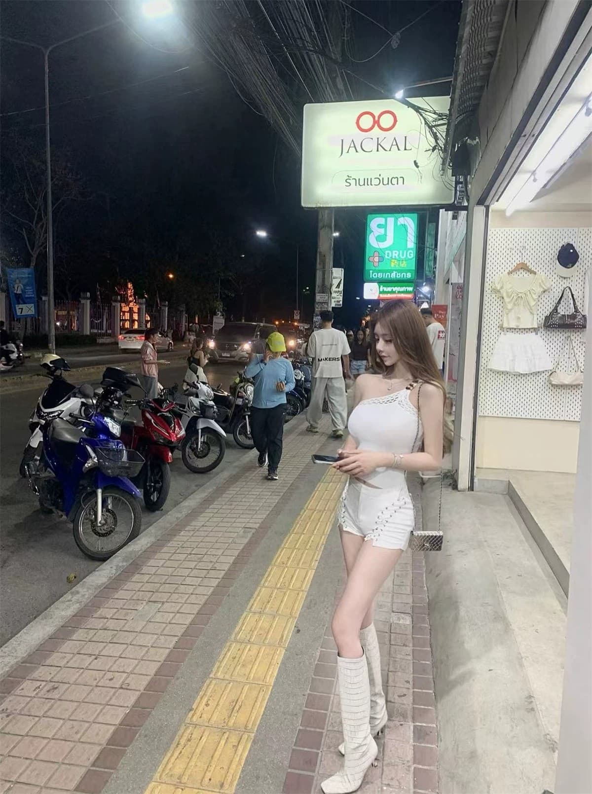 행침 목 맨위 여성 민소매 조끼 봄 가을 외출용 2026 새로운 핫걸 착용 가져 가라. 섹시함 백리스 고급 센스 상세 이미지 25