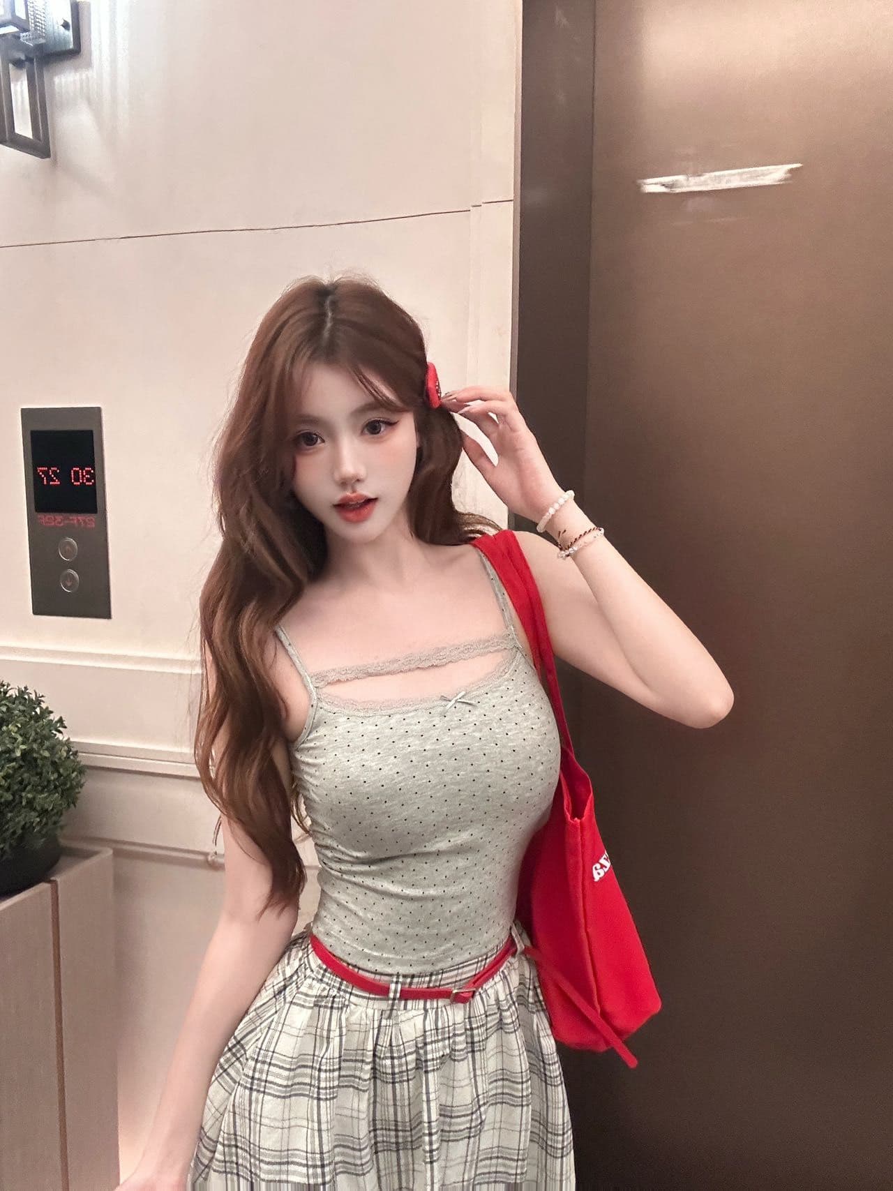 순수한 욕망 레이스 꽃무늬 캐미솔 아름다움 멜빵 가슴 패드 인사이드 가져 가라. 외출용 디자인 센스 몸매 가꾸기 슬림해 보이는 맨위 여성 상세 이미지 16