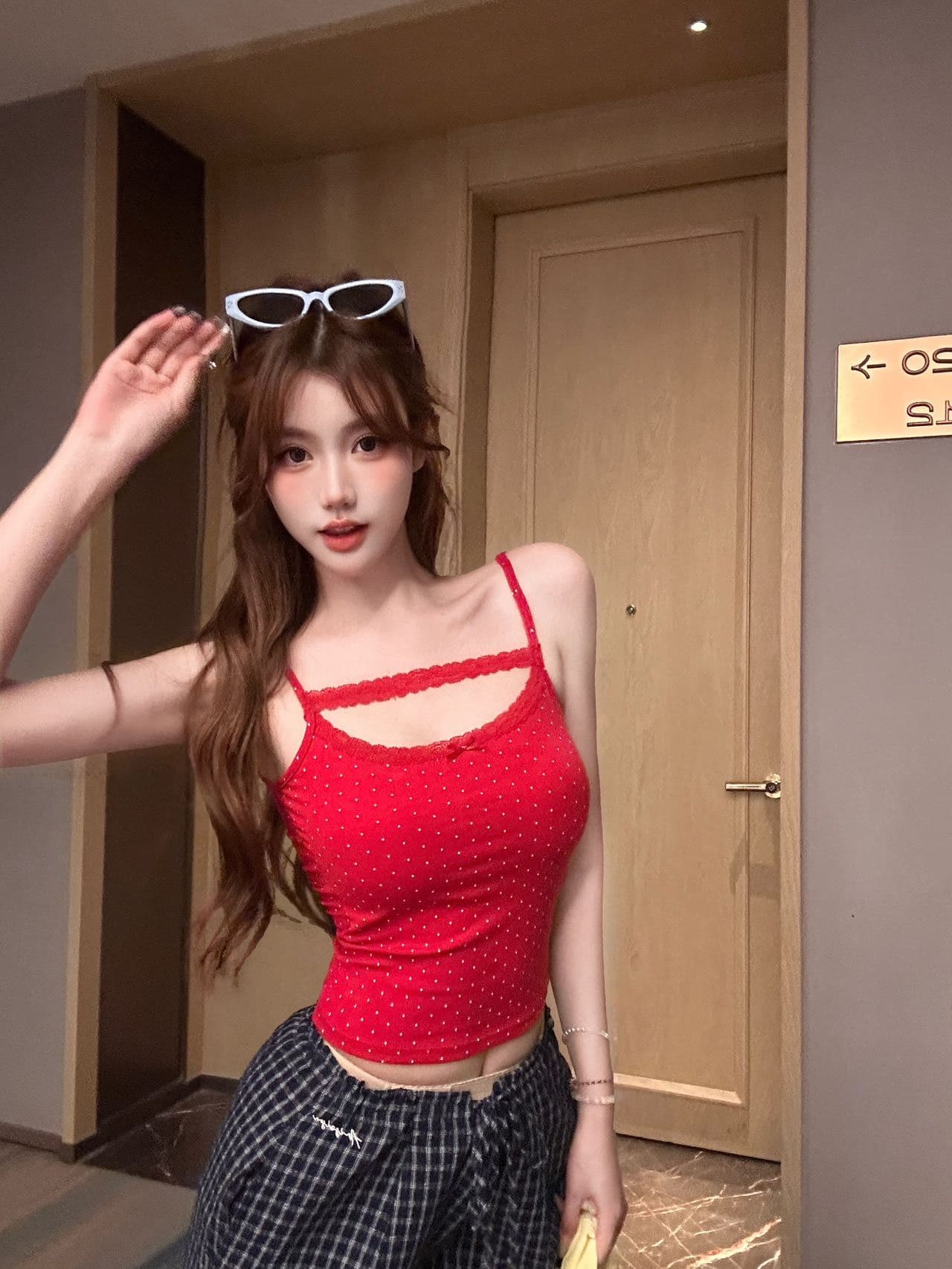 순수한 욕망 레이스 꽃무늬 캐미솔 아름다움 멜빵 가슴 패드 인사이드 가져 가라. 외출용 디자인 센스 몸매 가꾸기 슬림해 보이는 맨위 여성 상세 이미지 27