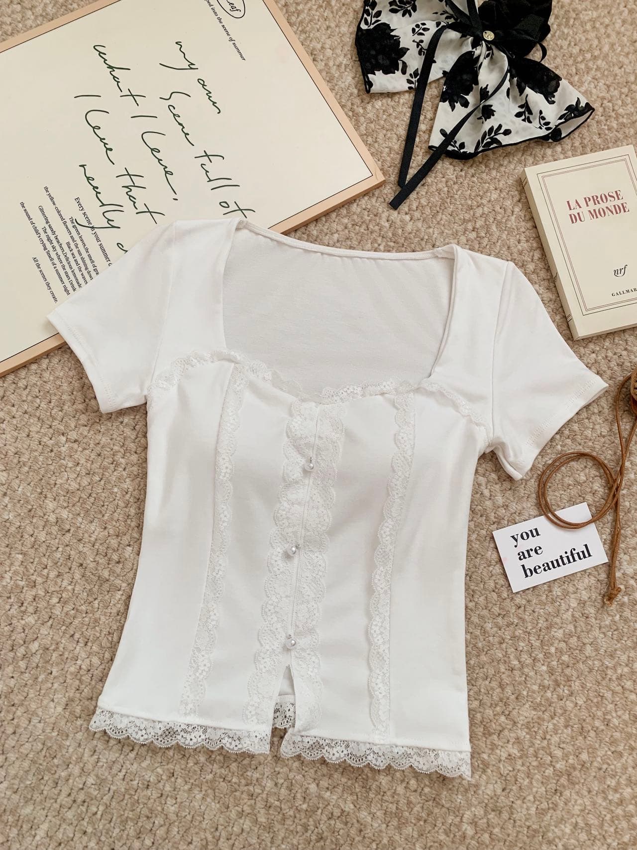 벨트 가슴 패드 핫걸 섹시함 레이스 쇼트 스타일 티셔츠 여성 여름 한국 스타일 몸매 가꾸기 슬림해 보이는 디자인 센스 맨위 이미지 2