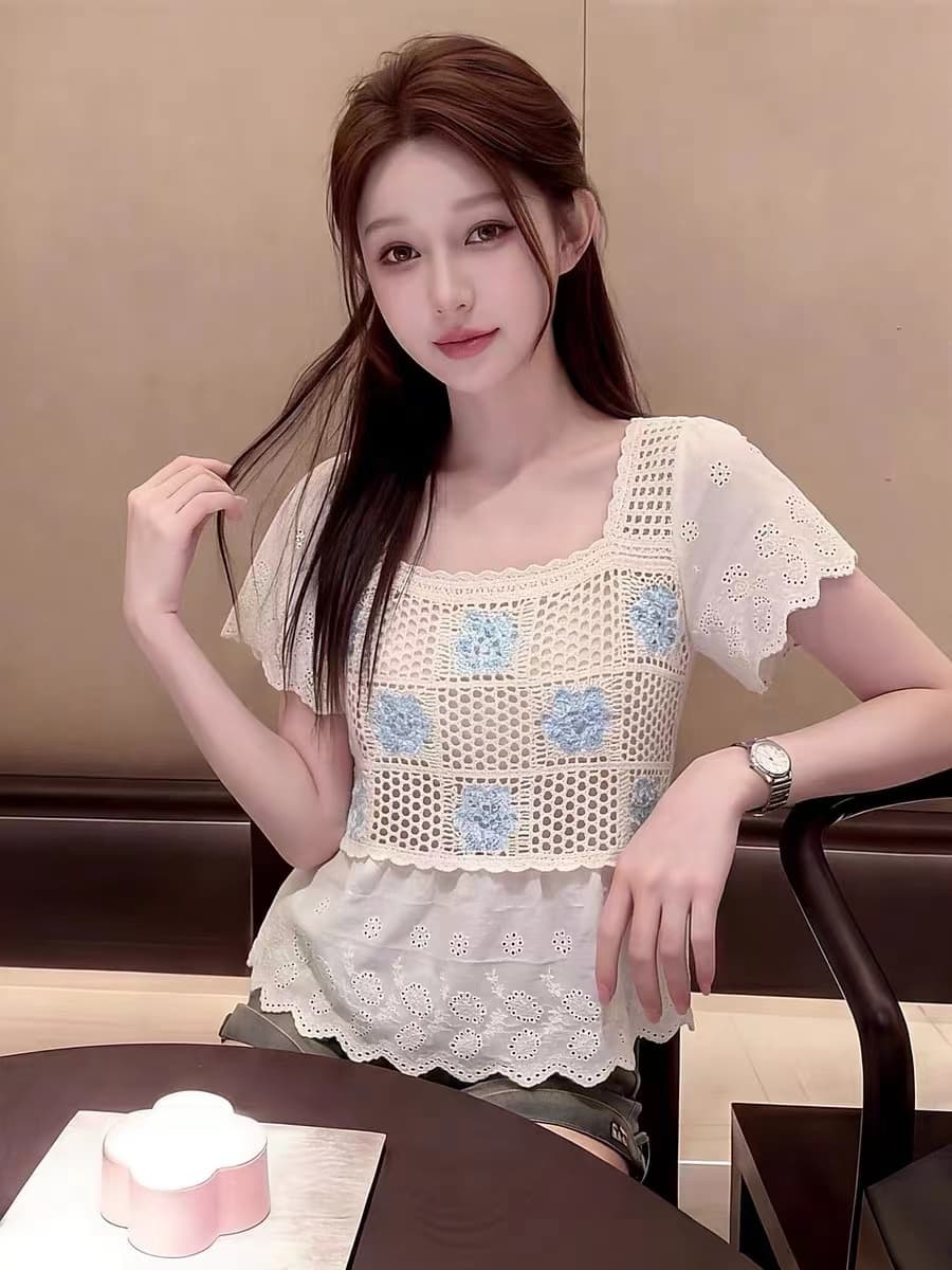 디자인 센스 작은 대중 자수 홀로우 아웃 광장 칼라 반팔 니트 스웨터 여성 여름 달콤한 핫걸 쇼트 스타일 루즈핏 작은 셔츠 맨위 이미지 2