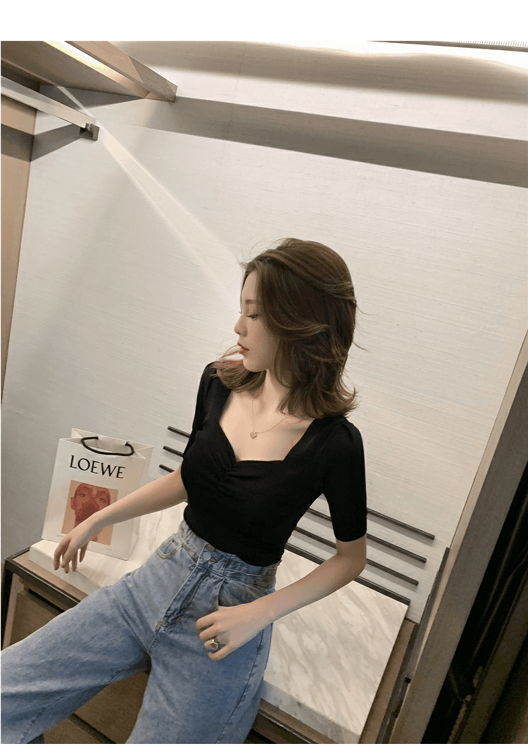 2026 여름 새로운 한국 스타일 디자인 센스 광장 칼라 펌프 Pleat 반팔 니트 스웨터 여성 chic 슬림해 보이는 조심해. 선상에서 의류 상세 이미지 4