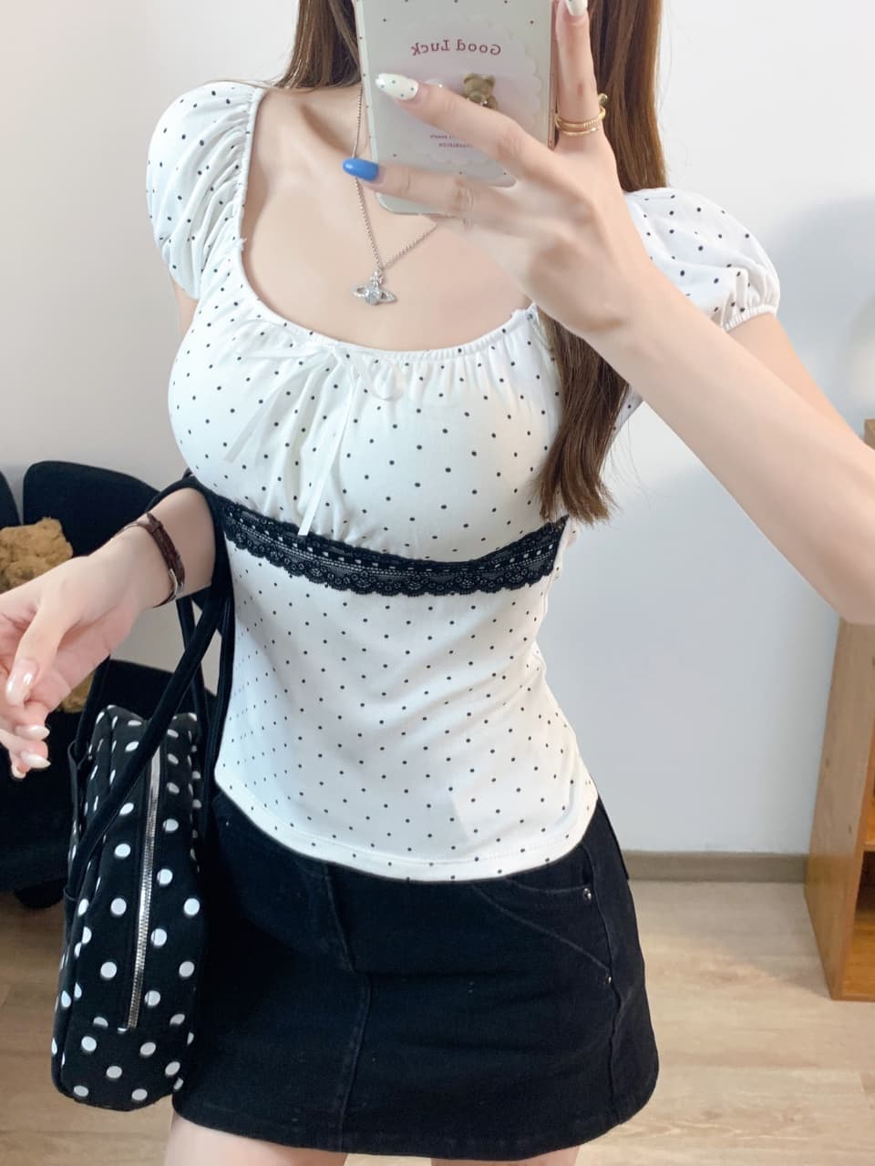 나비 매듭 디자인 도트 무늬 레이스 조각 스퀘어 입 칼라 티셔츠 거품 소매 화이트 몸매 가꾸기 짧은 맨위 트렌드 다용도 상세 이미지 15