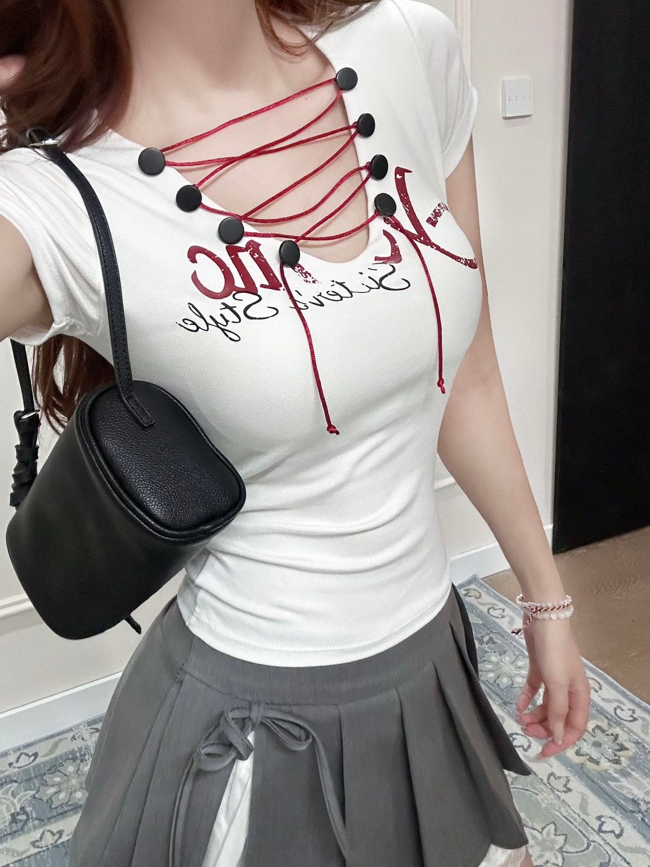 순수한 욕망 바람 십자가 스트랩 V넥 반팔 티셔츠 몸매 가꾸기 슬림해 보이는 알파벳 프린트 쇼트 스타일 맨위 상세 이미지 16