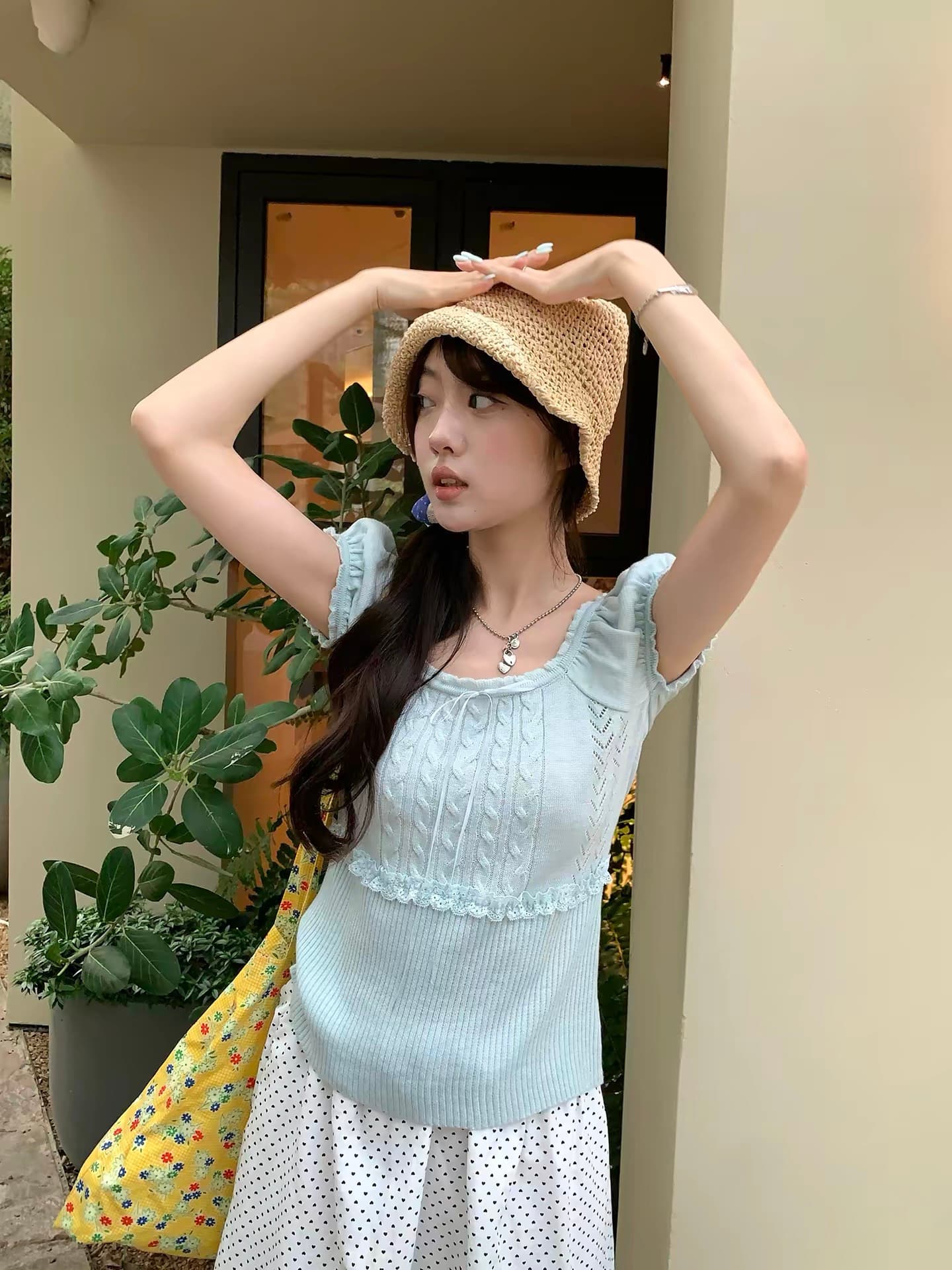 hollyii 한 부서 달콤함 레이스 패치워크 레이스 광장 칼라 다용도 니트 반팔 맨위 2026 봄 여름 새로운 상세 이미지 3