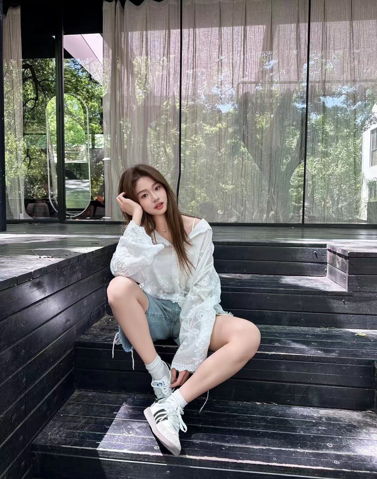 화이트 슈퍼 잘 생긴 레이스 자수 자외선 차단 의류 여성 2026 년 여름 새로운 한 부서 캐주얼 짧은 외투 이미지 3