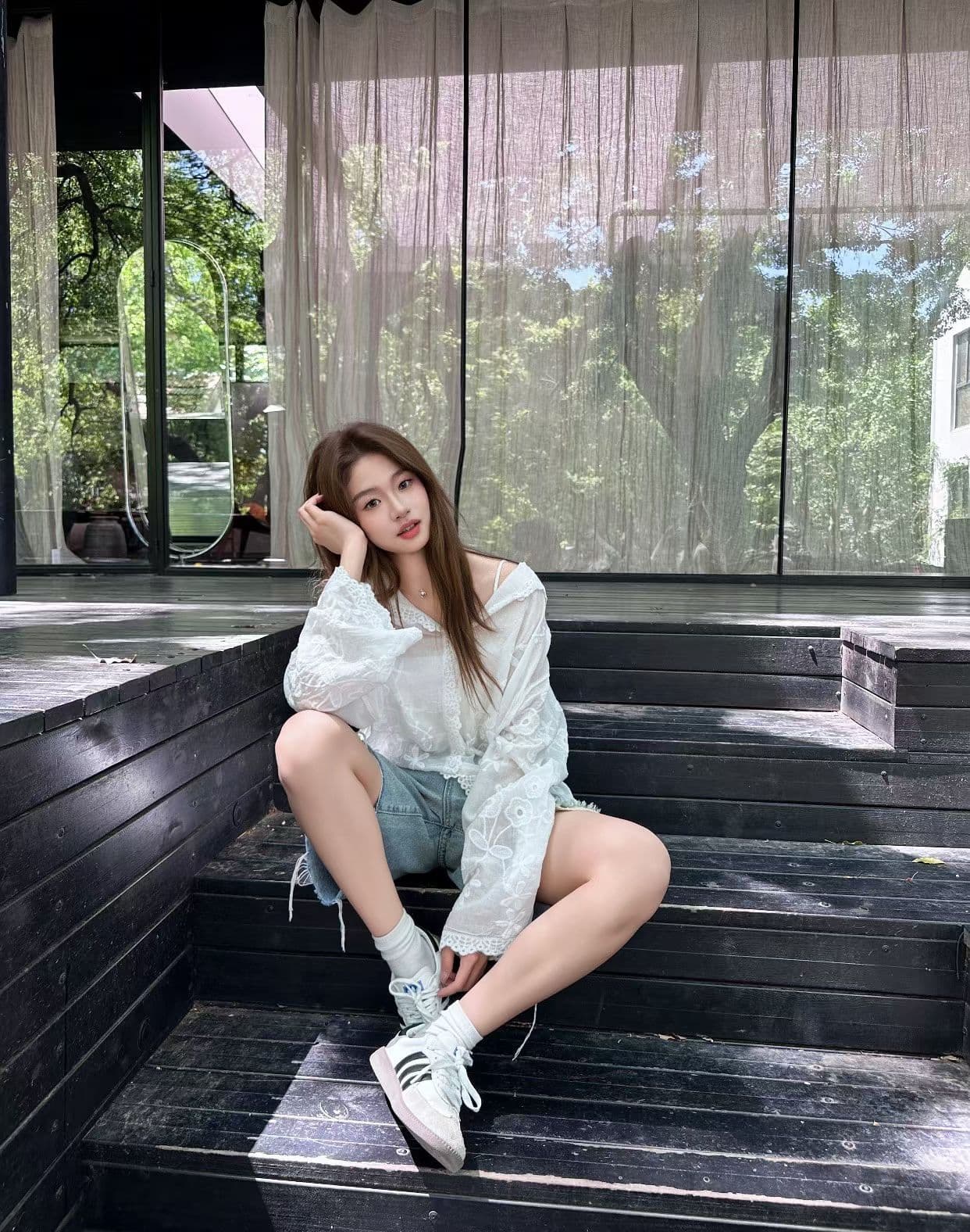 화이트 슈퍼 잘 생긴 레이스 자수 자외선 차단 의류 여성 2026 년 여름 새로운 한 부서 캐주얼 짧은 외투 상세 이미지 3