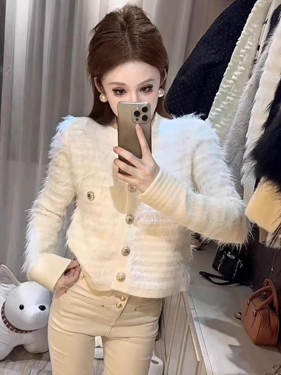 빛 럭셔리 명문 여성 작은 샤넬 스타일 모피 술 니트 스웨터 루즈핏 슬림해 보이는 스트레이트 싱글 줄 버튼 오픈 가디건 스웨터 여성 코트 상세 이미지 11