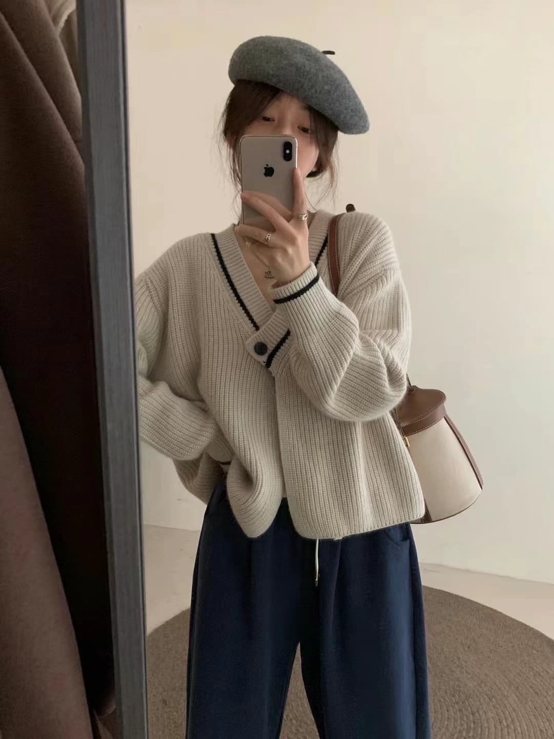 한국 동대문 가을 겨울 새로운 외국 가스 슬림해 보이는 디자인 센스 패치워크 V넥 너구리 털 니트 오픈 가디건