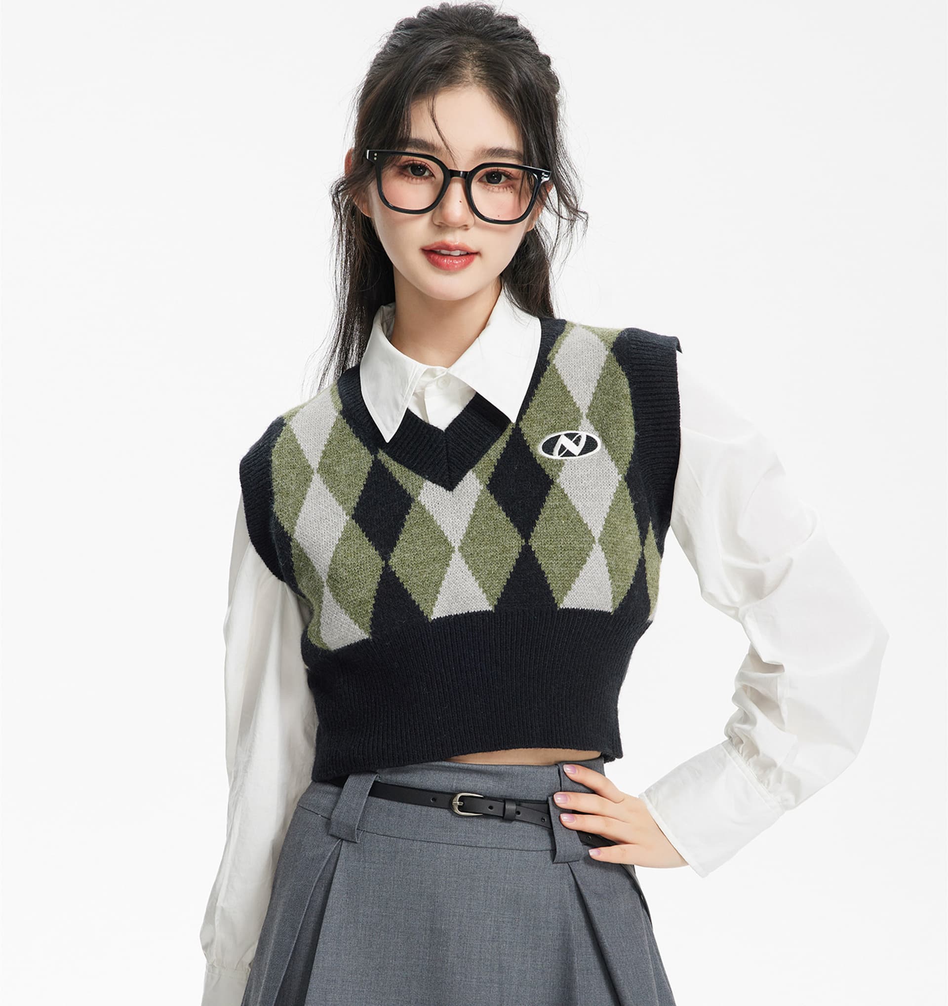 정품 오리지널 ntot 조수 브랜드 한 부서 V넥 자수 체크무늬 쇼트 스타일 조끼 몸매 가꾸기 맨위 외부 가져 가라. 베스트