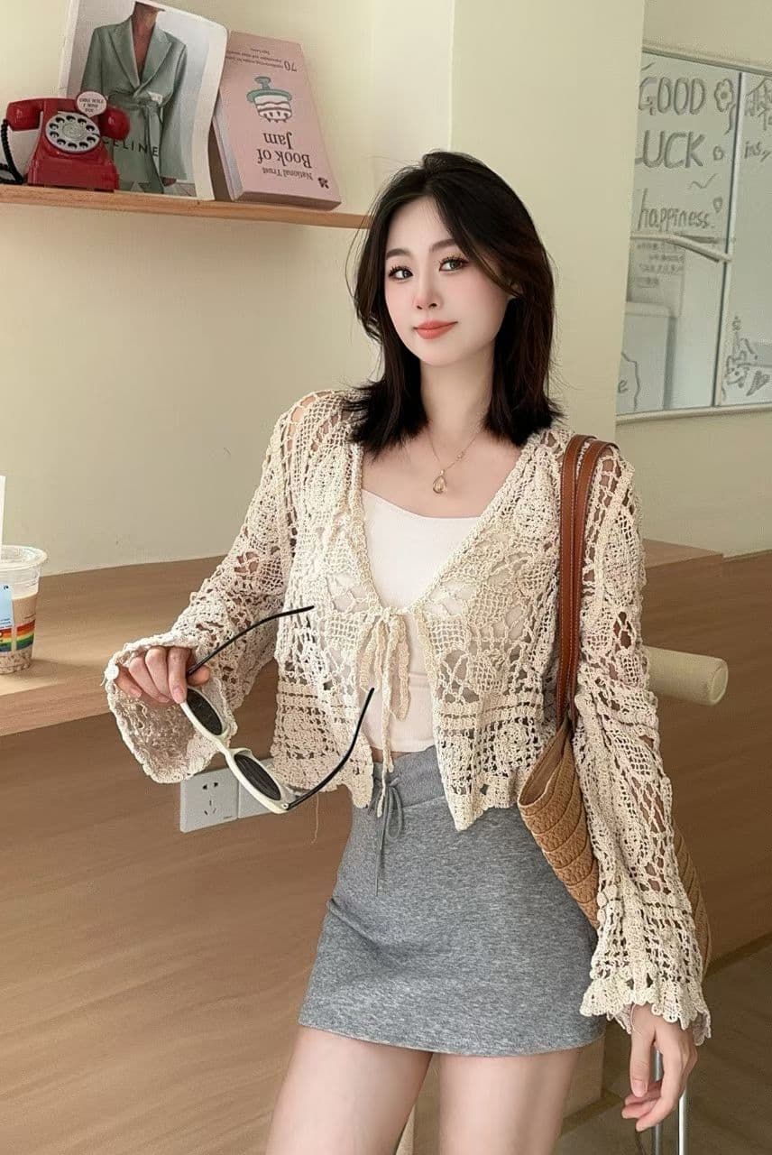 프랑스식 레트로 자수 레이스업 쇼트 스타일 오픈 가디건 여름 패션 긴팔 홀로우 아웃 태양 보호 셔츠 부드러운 바람 외부 잡아라. 의류 상세 이미지 3