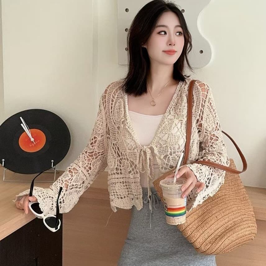 프랑스식 레트로 자수 레이스업 쇼트 스타일 오픈 가디건 여름 패션 긴팔 홀로우 아웃 태양 보호 셔츠 부드러운 바람 외부 잡아라. 의류 상세 이미지 7