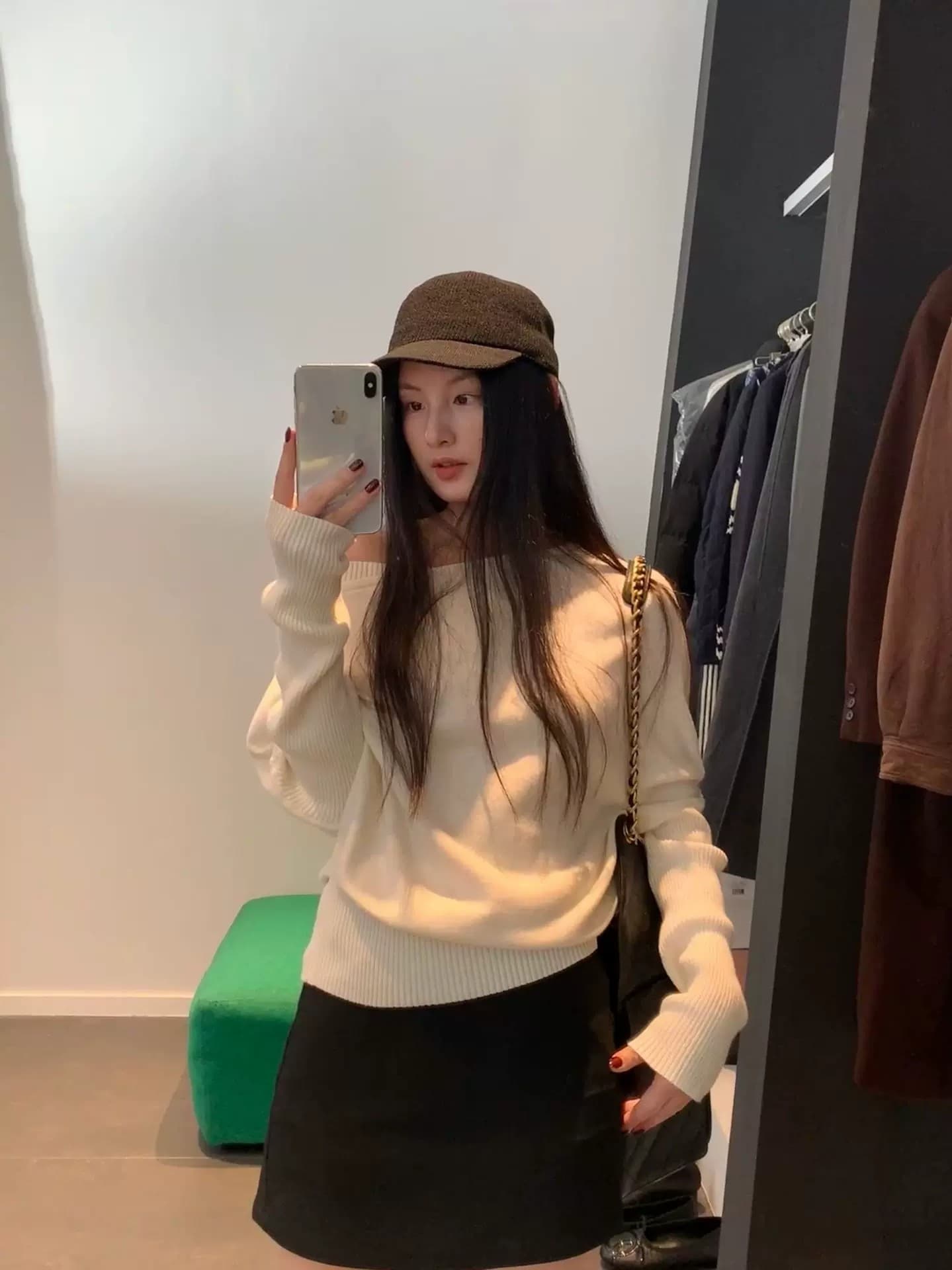느긋한 바람 보트넥 오프숄더 스웨터 여자 디자인 센스 한 부서 루즈핏 비스듬한 어깨 니트 스웨터 맨위 상세 이미지 19