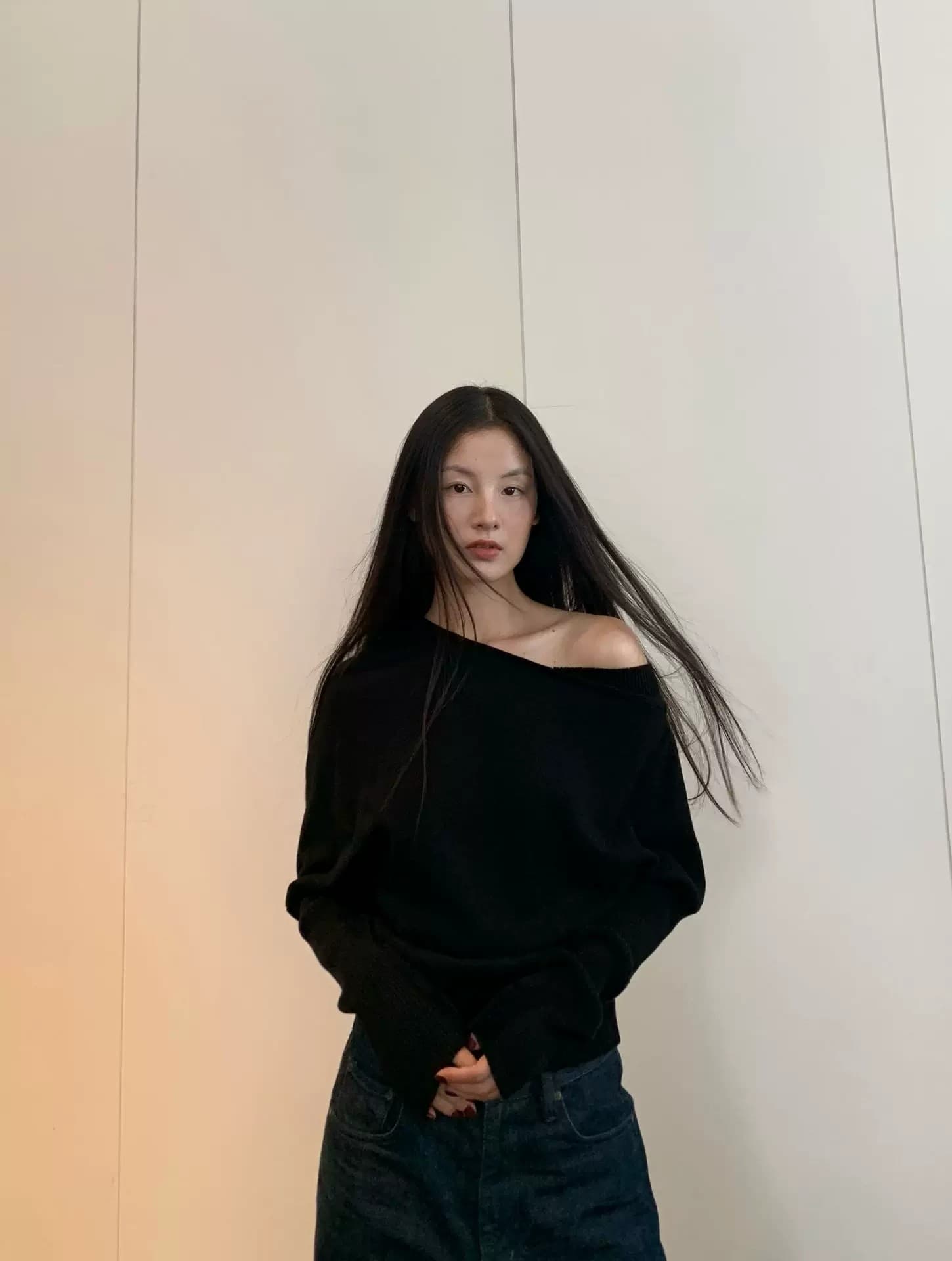 느긋한 바람 보트넥 오프숄더 스웨터 여자 디자인 센스 한 부서 루즈핏 비스듬한 어깨 니트 스웨터 맨위 상세 이미지 33