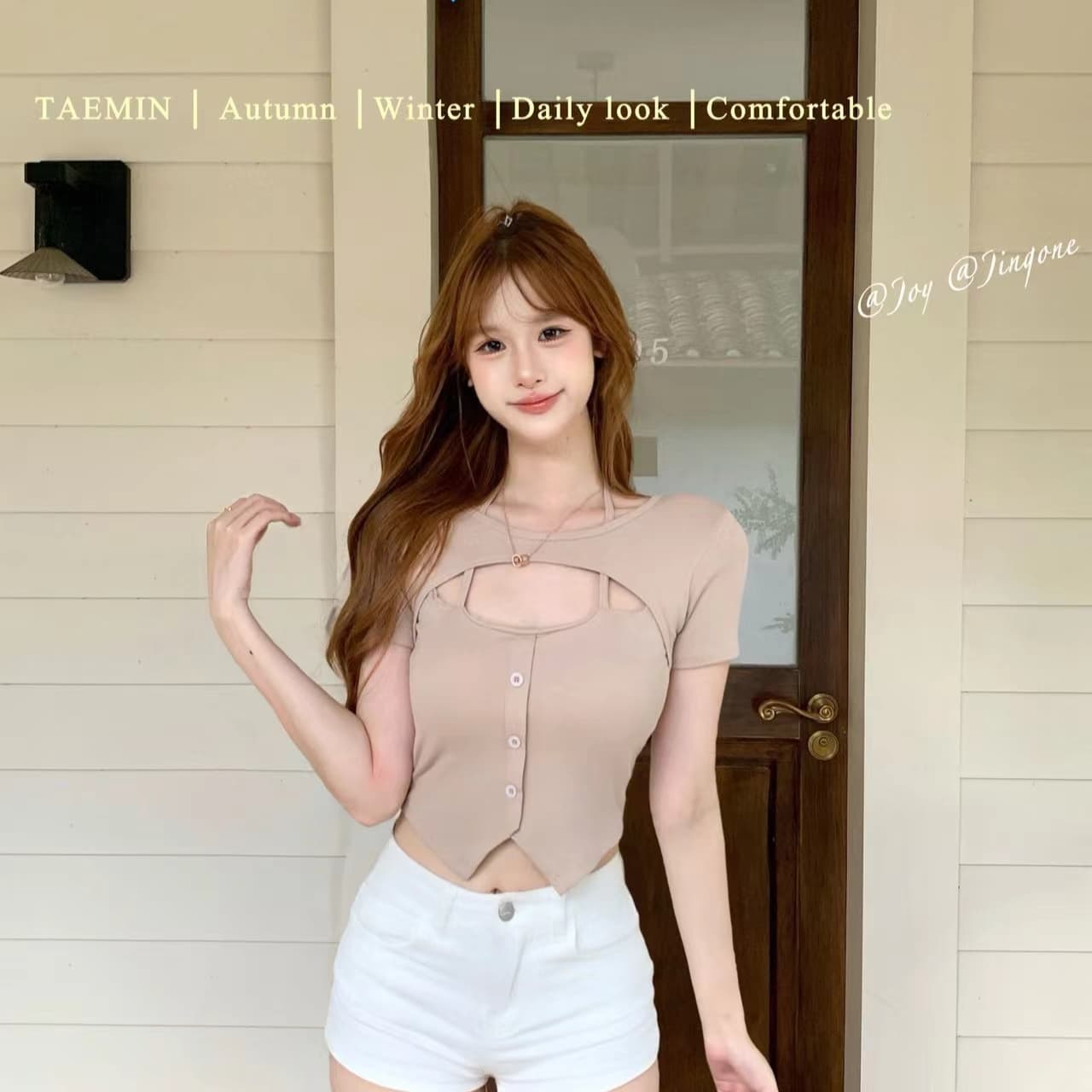 2026 여름 새로운 핫걸 순수한 욕망 바람 몸매 가꾸기 쇼트 스타일 맨위 섹시함 홀로우 아웃 스트랩 Chic 반팔 티셔츠 여성 상세 이미지 3