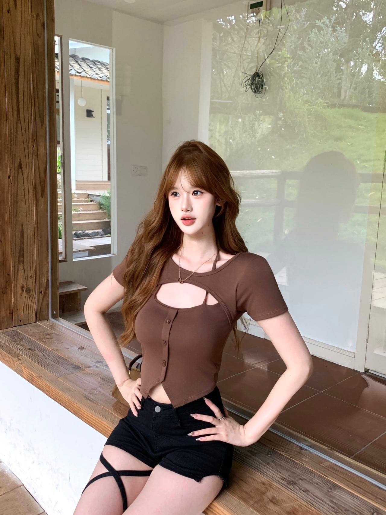 2026 여름 새로운 핫걸 순수한 욕망 바람 몸매 가꾸기 쇼트 스타일 맨위 섹시함 홀로우 아웃 스트랩 Chic 반팔 티셔츠 여성 상세 이미지 24