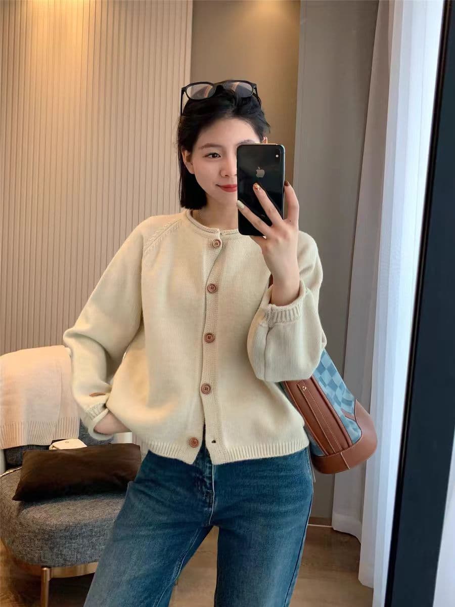 한국 스타일 미니멀리즘 레트로 볼륨 측면 단추 스웨터 오픈 가디건 여성 루즈핏 캐주얼 다용도 삽입 어깨 소매 니트 재킷 가을 겨울 상세 이미지 1